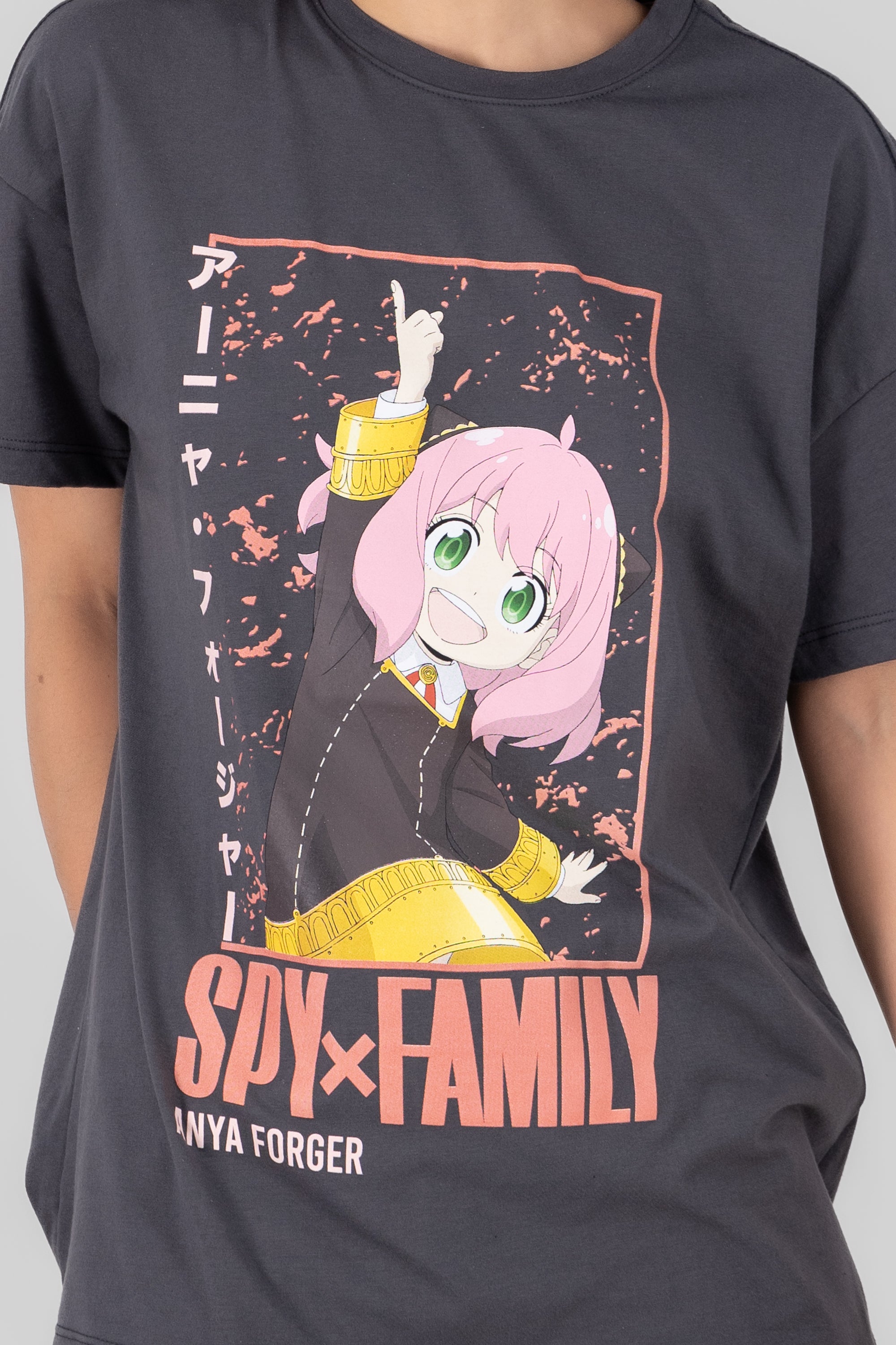 Playera spy family GRIS OBSCURO