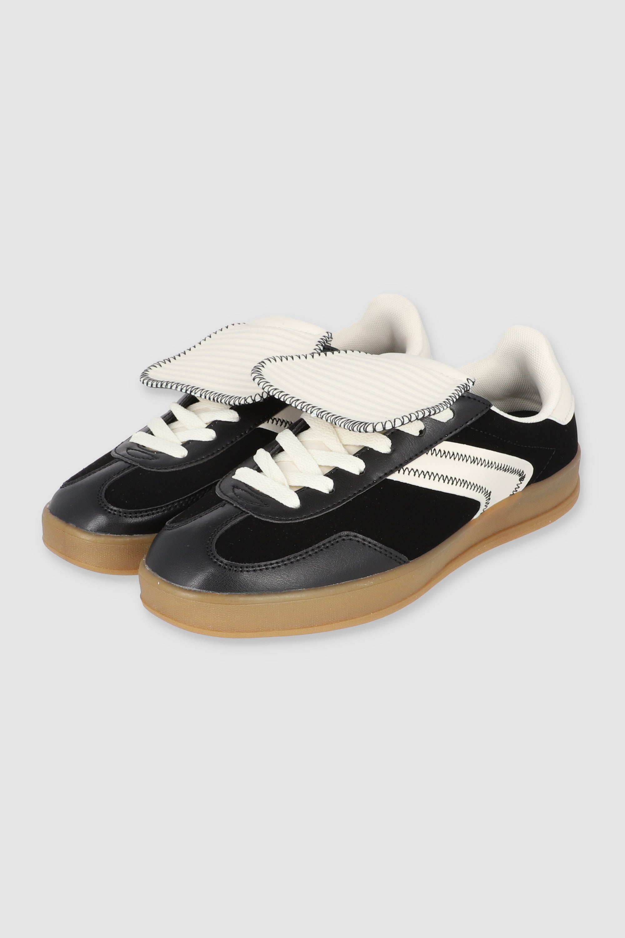 Tenis retro lengueta contrastes NEGRO