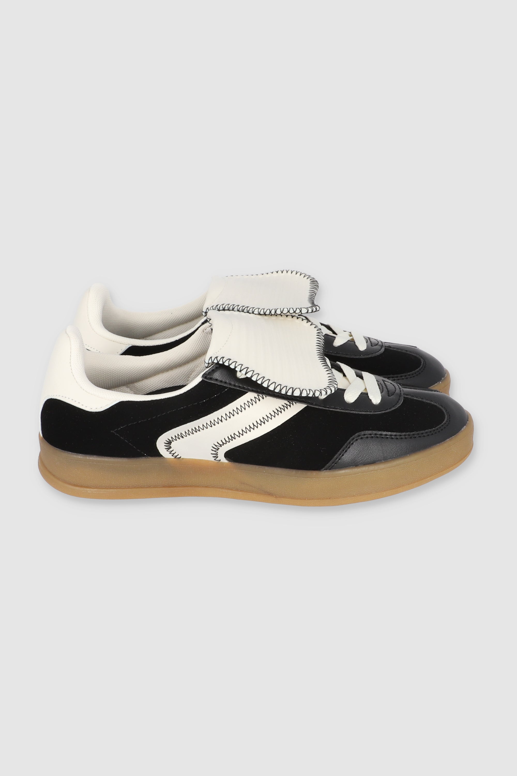 Tenis retro lengueta contrastes NEGRO