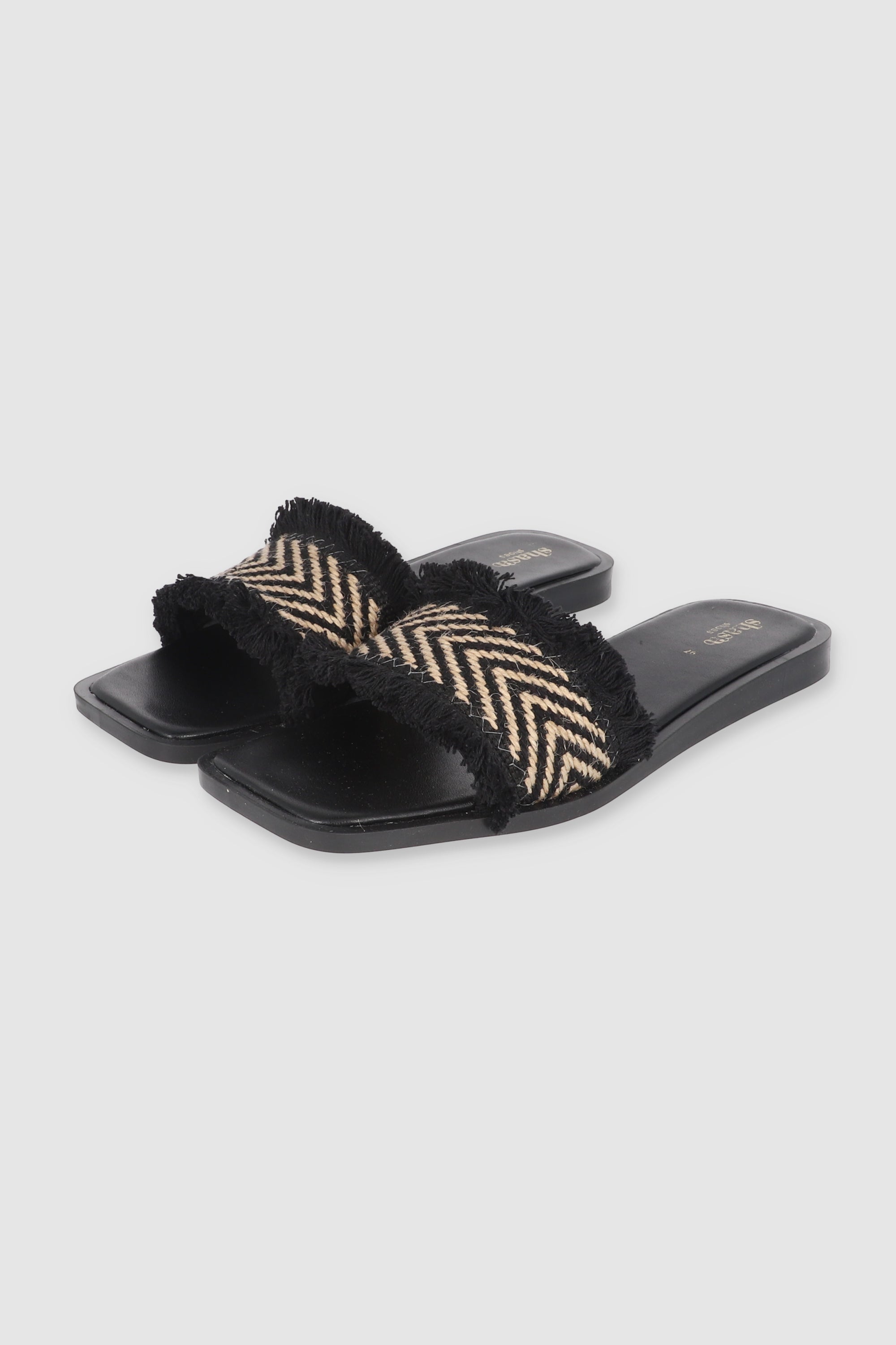 SANDALIA YUTE CHEVRON DESHILADA NEGRO