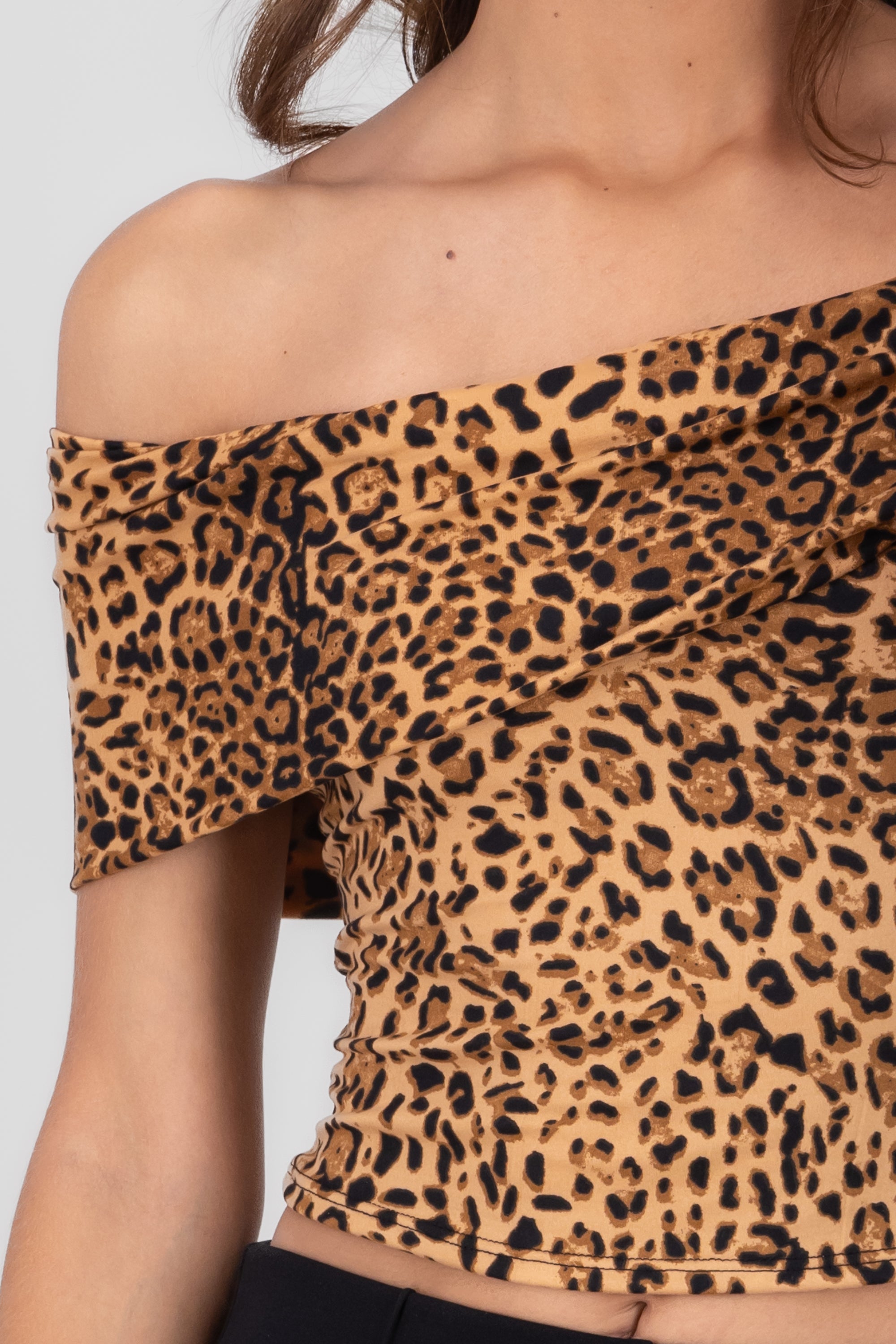 Top off shoulder de animal print CAFE COMBO