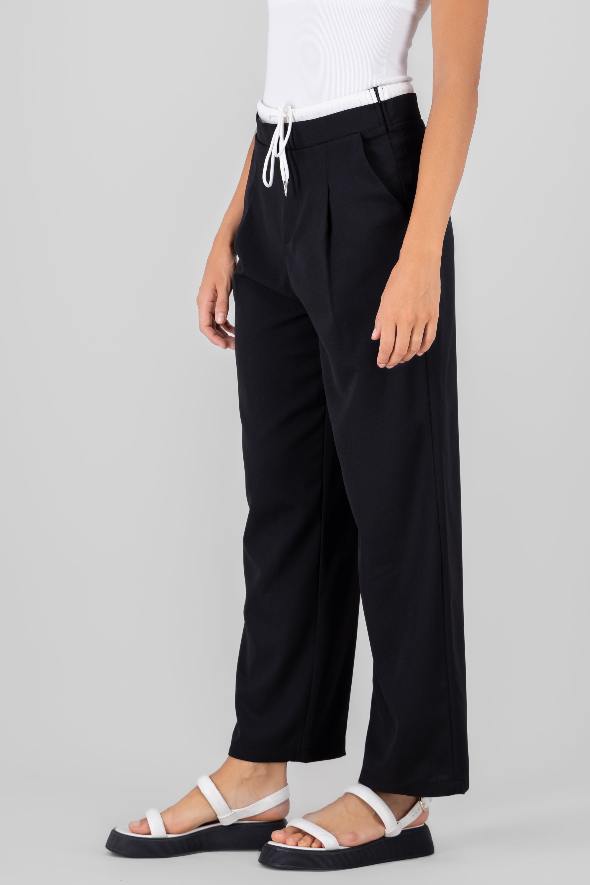 Pantalon detalle pretina NEGRO