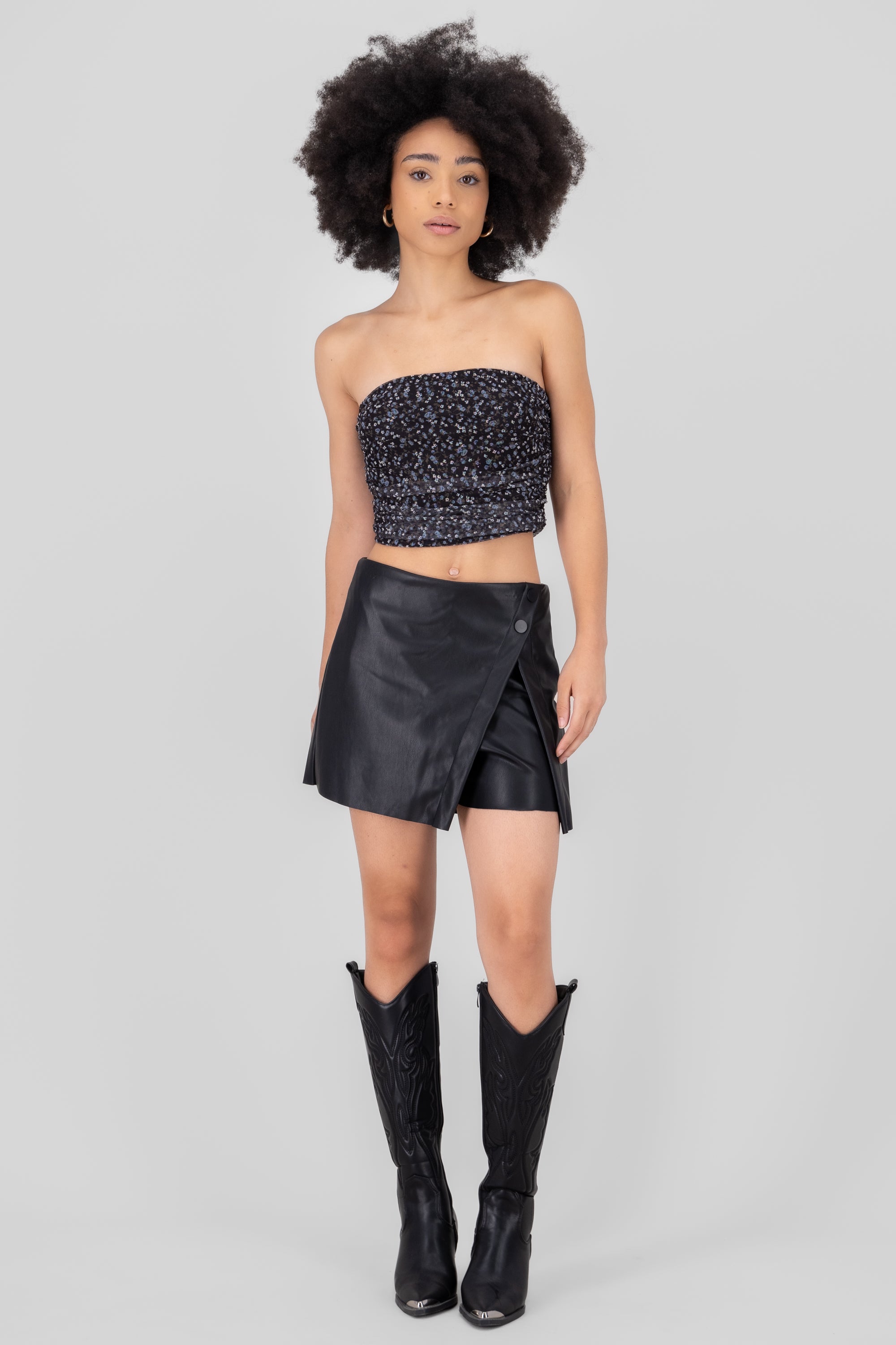 Falda short tipo piel NEGRO