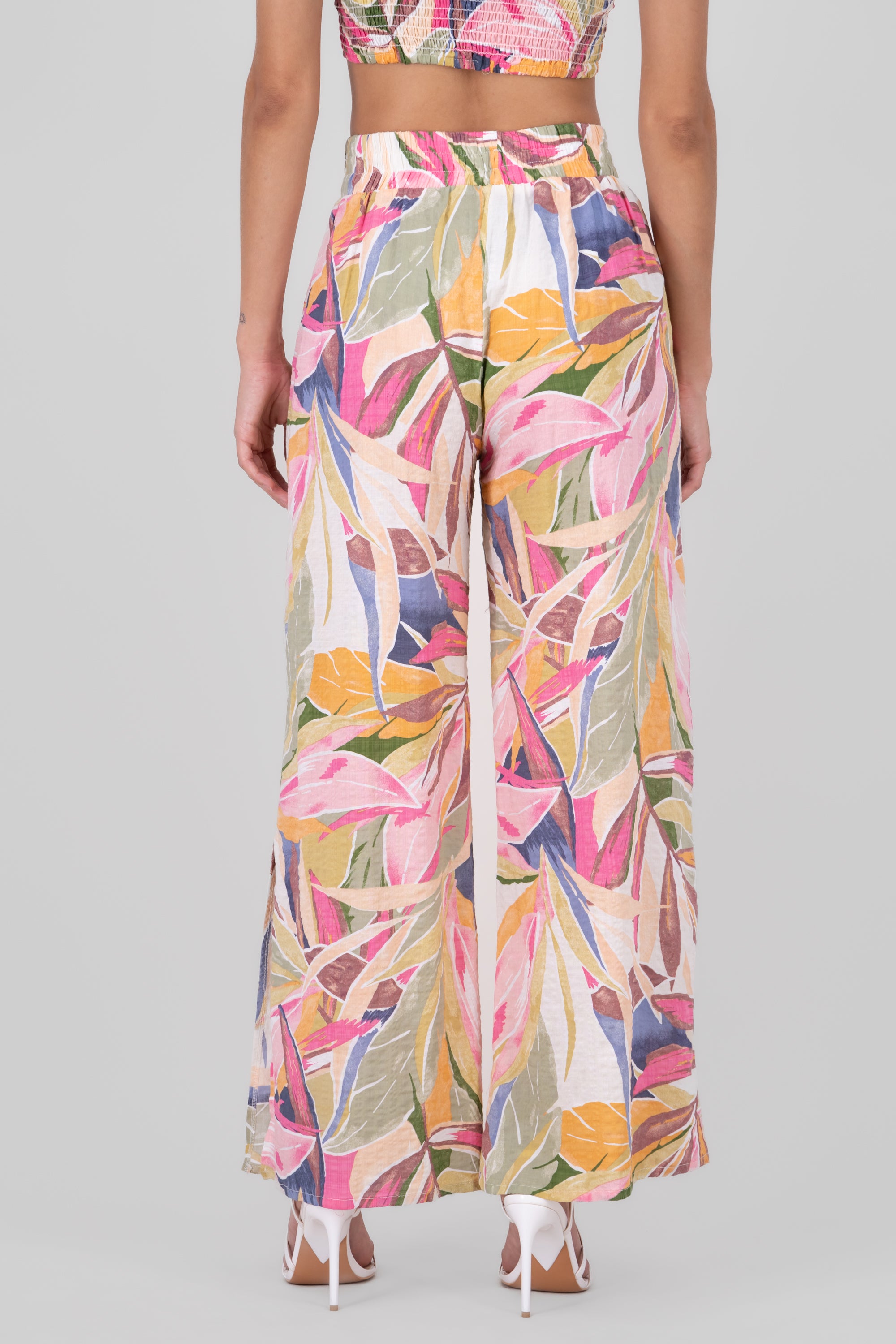 Light tropical print pants with HYP spring Rosa Combo