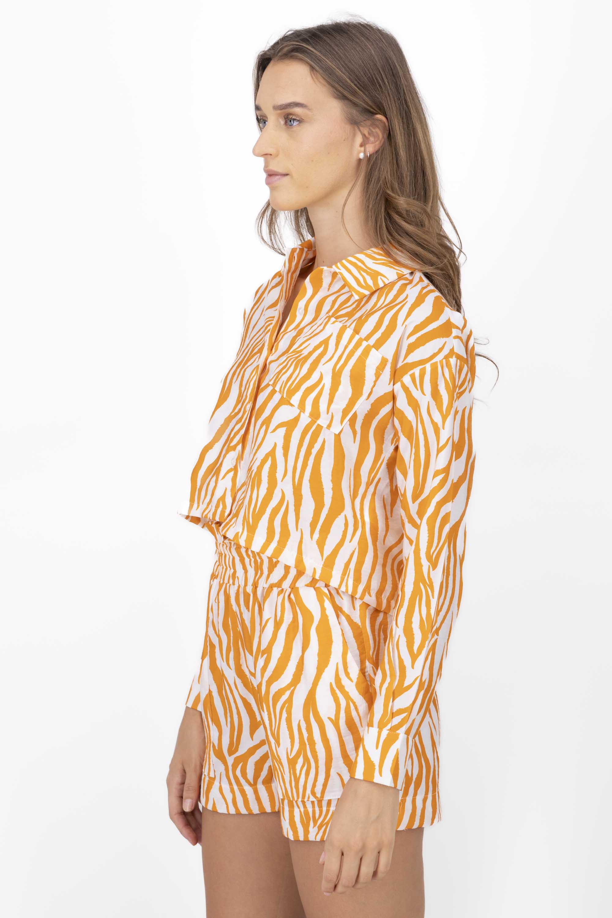 Camisa crop estampada NARANJA COMBO
