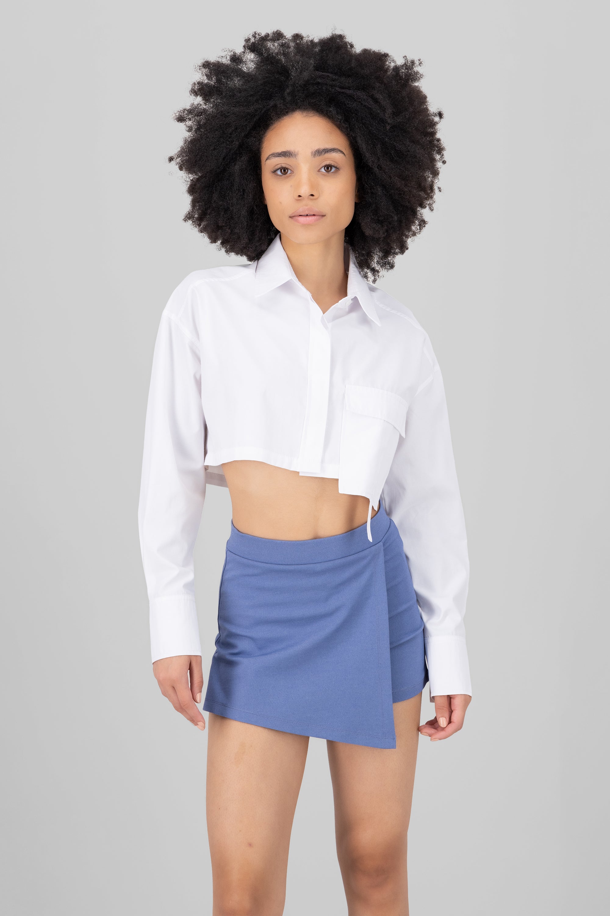 Camisa crop detalle bolsa cargo BLANCO