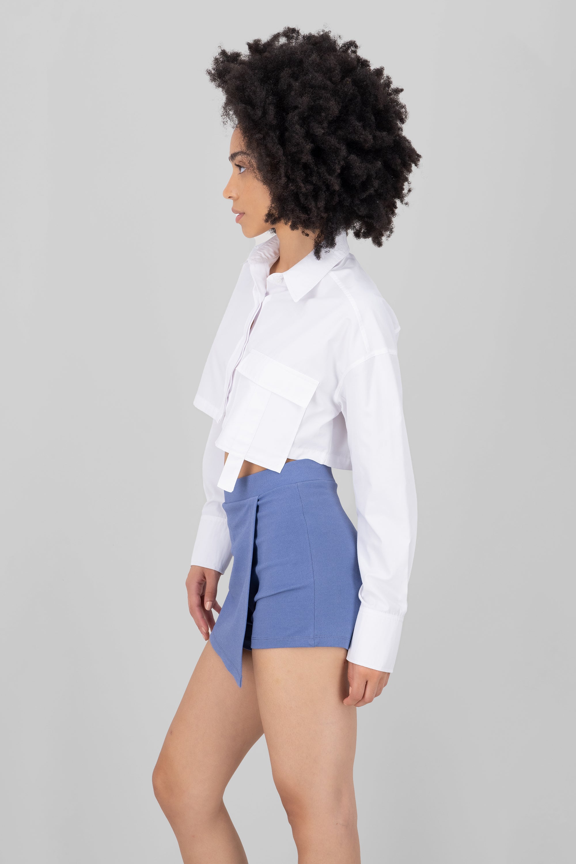 Camisa crop detalle bolsa cargo BLANCO