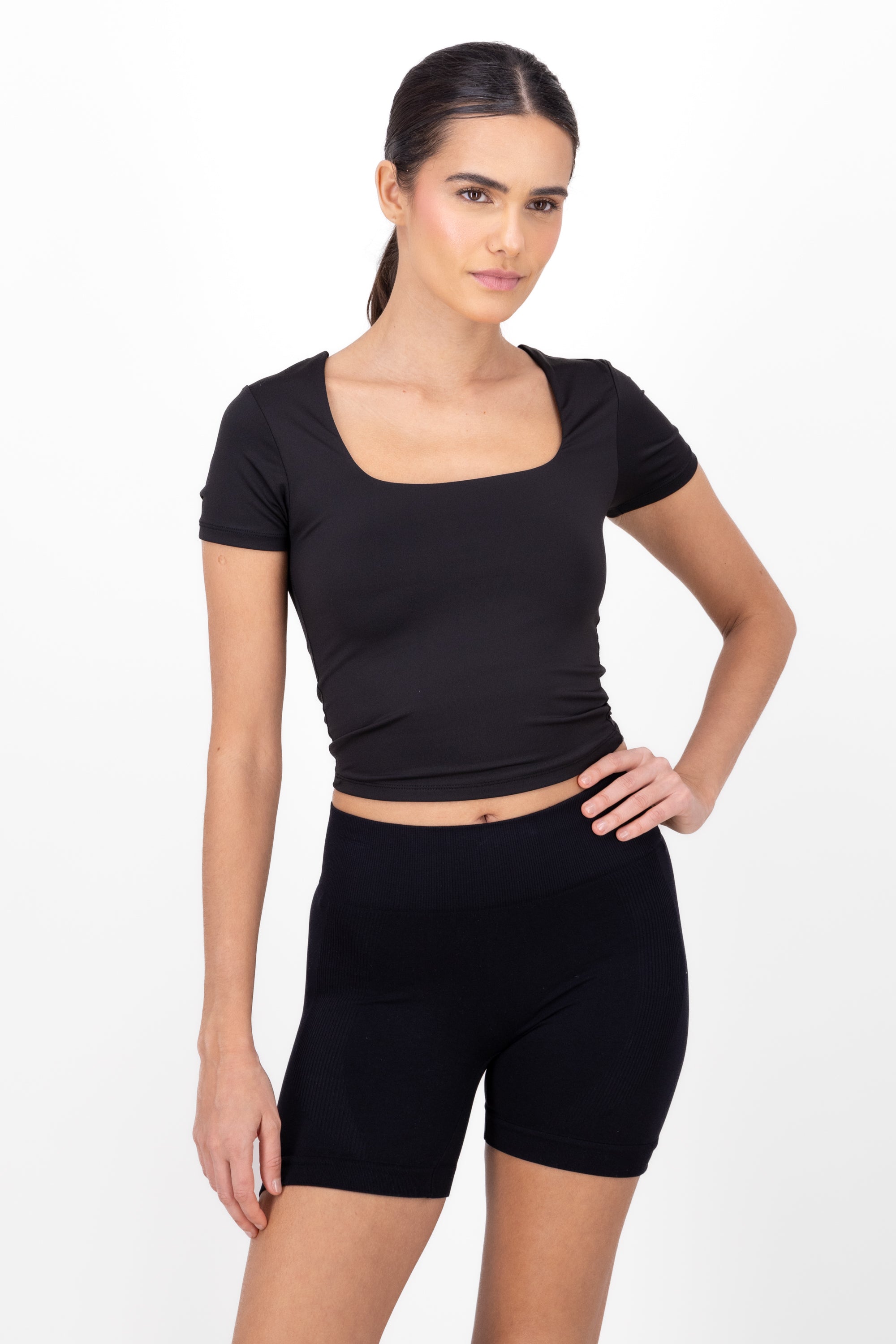 Short manga top BLACK