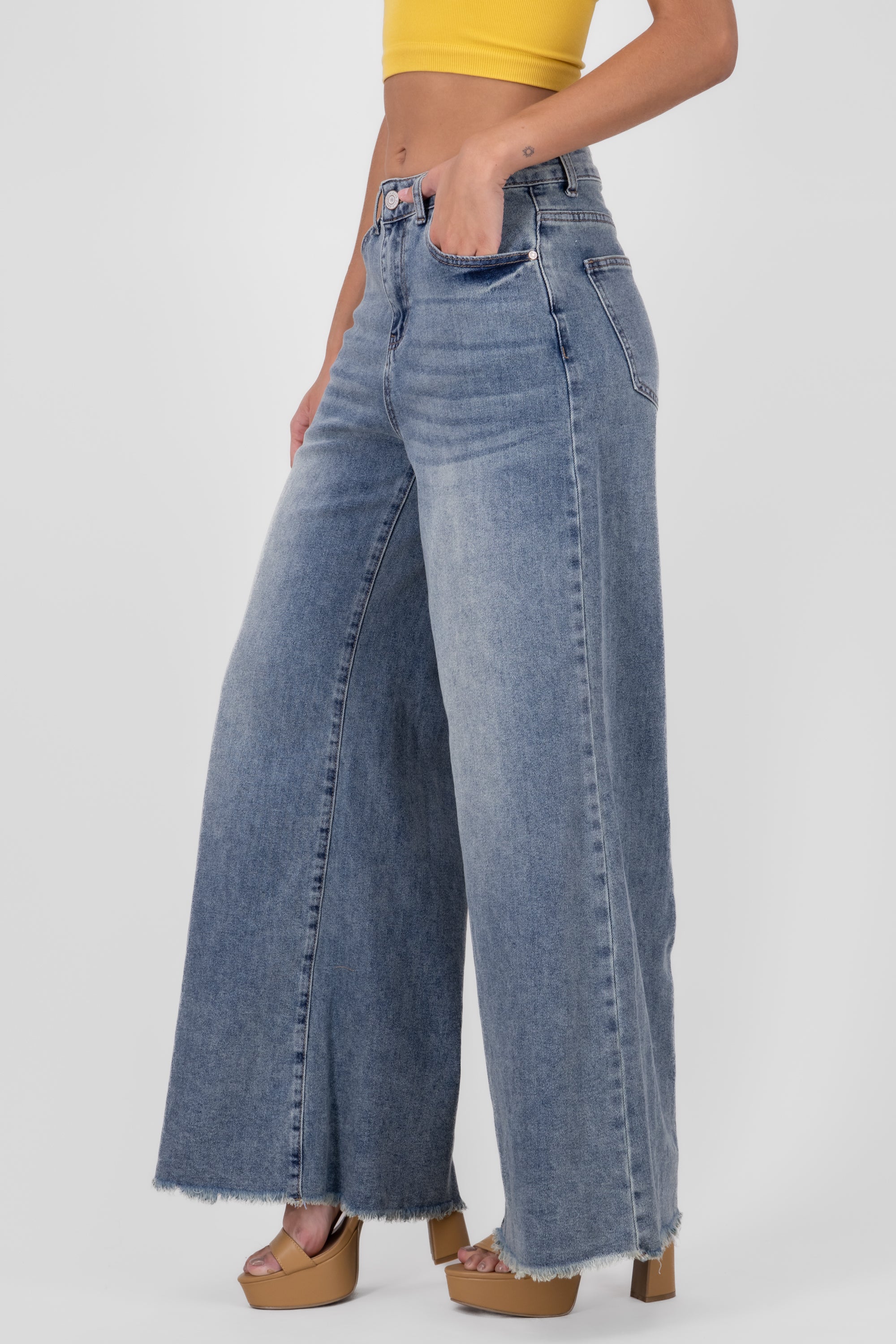 Wide leg jeans with wear ACID WASH