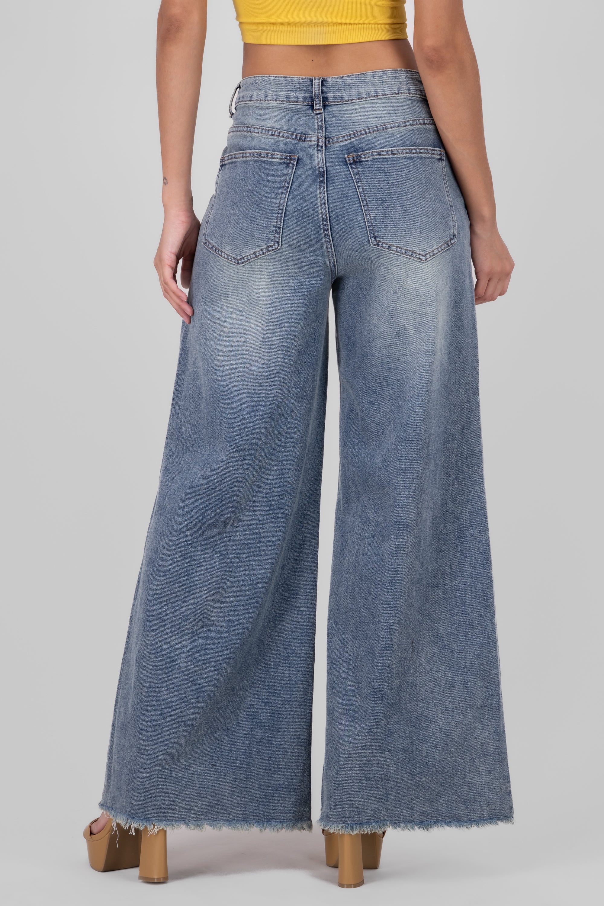 Wide leg jeans with wear ACID WASH