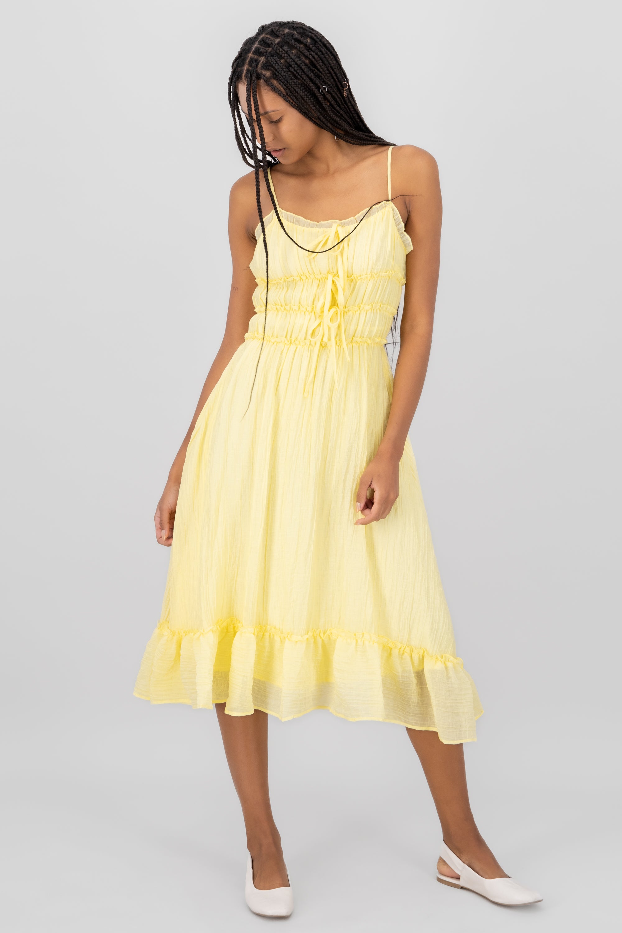 Vestido midi con mini olanes tela con textura AMARILLO