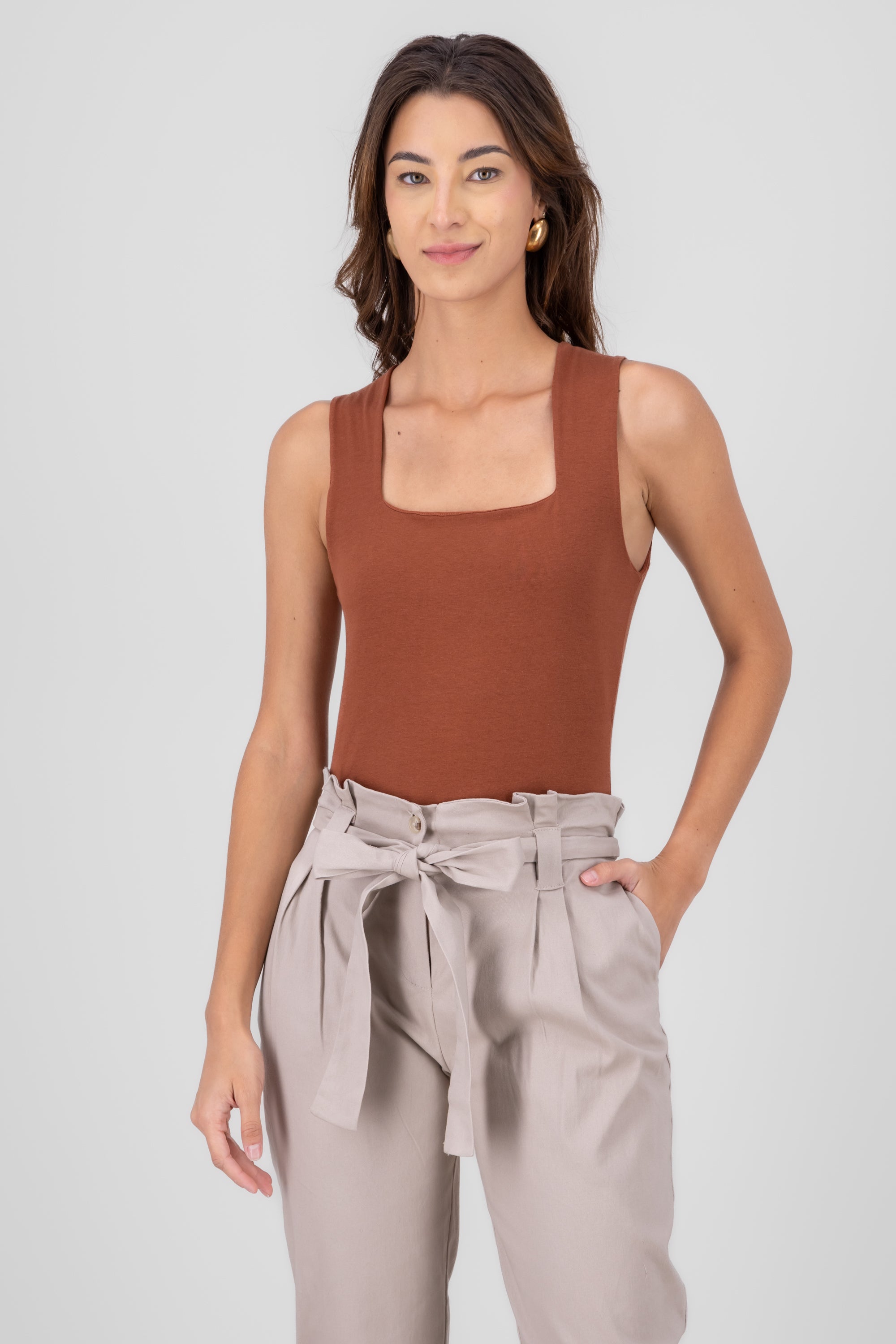 Body cuello cuadrado sin mangas LADRILLO