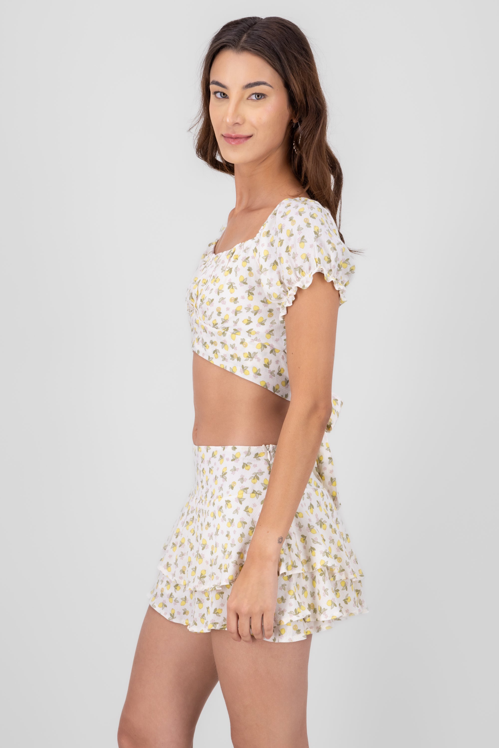 Blusa mnaga abullonada detalle liston estampada AMARILLO COMBO