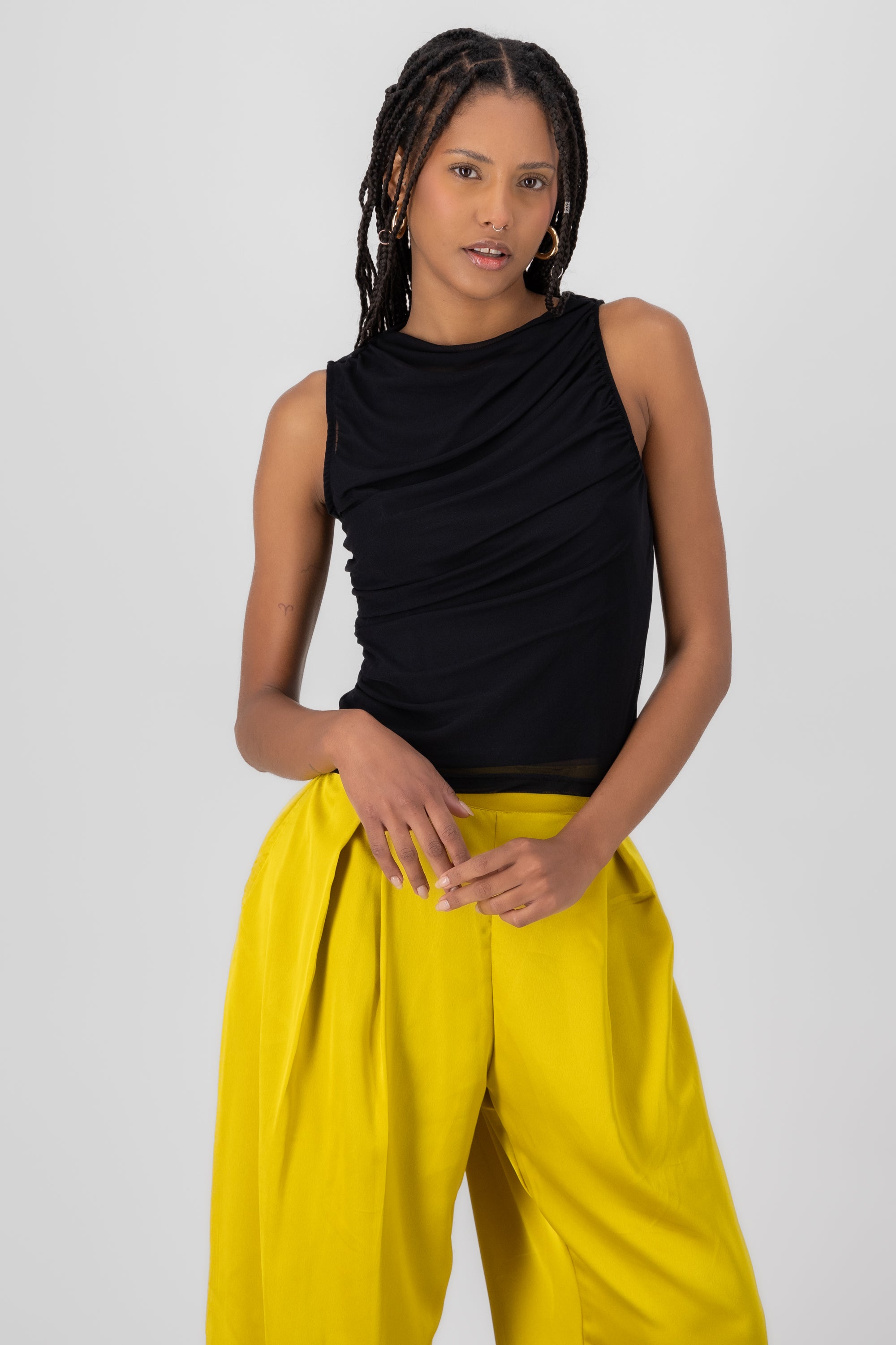 Smooth asymmetric mesh BLACK