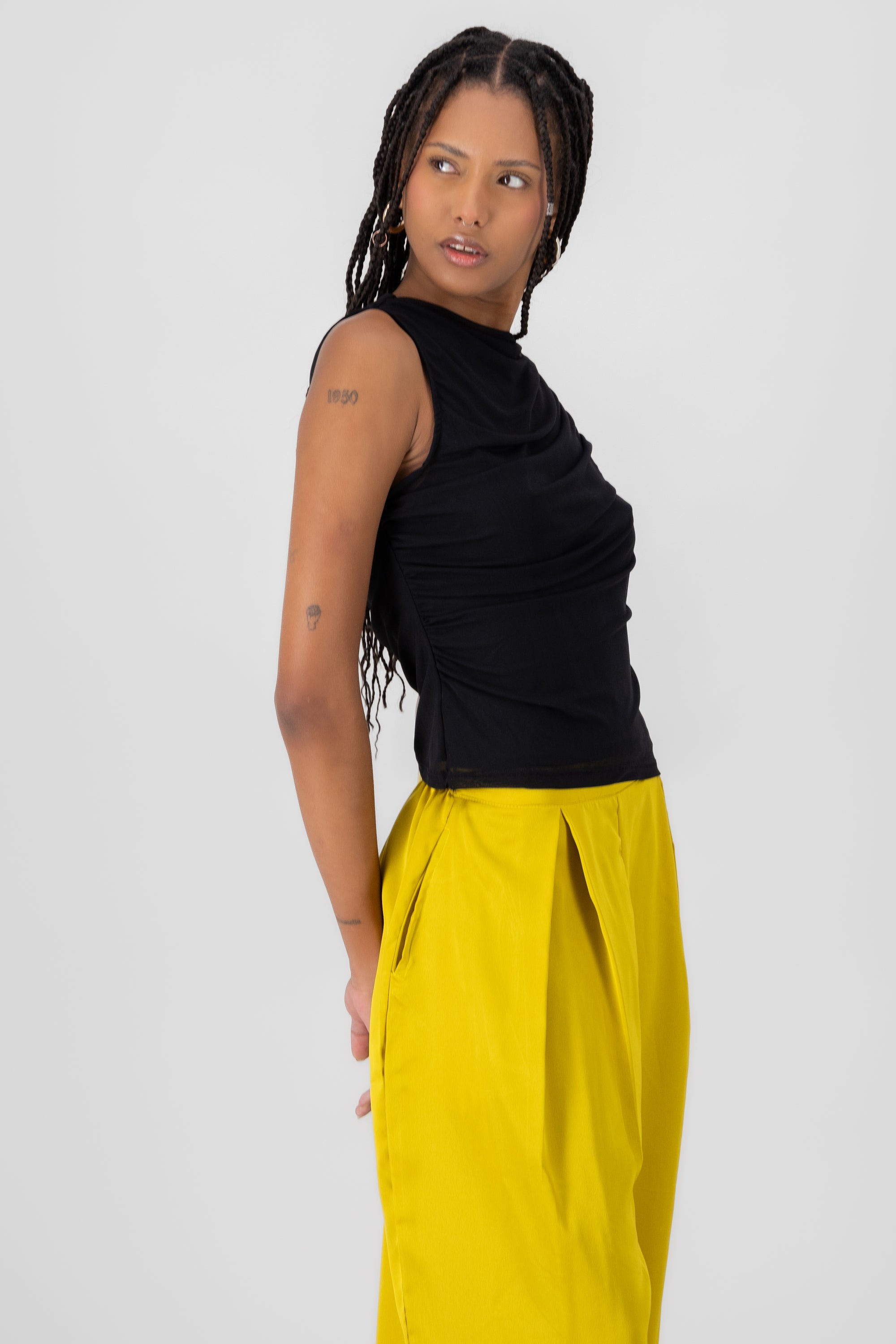 Smooth asymmetric mesh BLACK