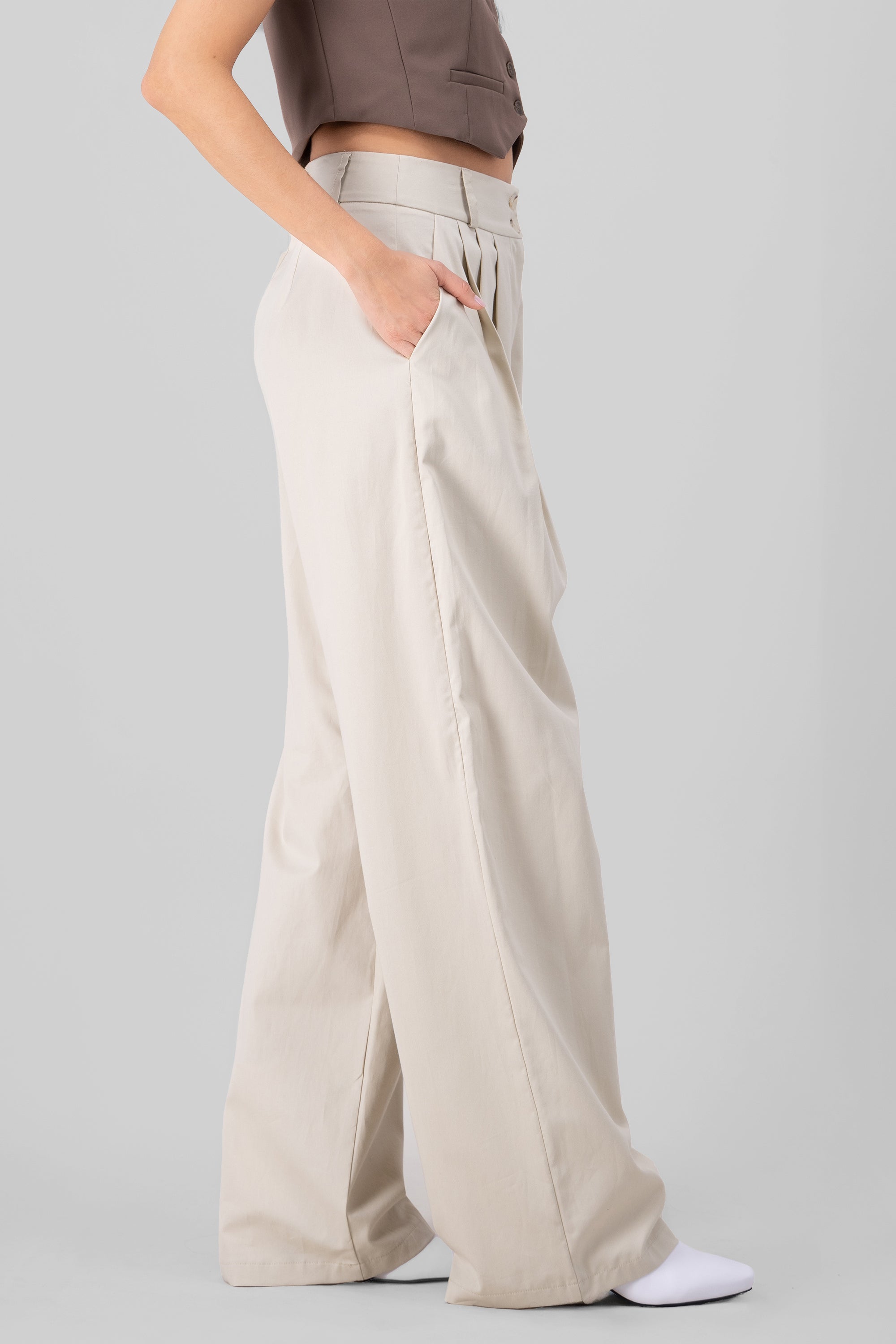 Pantalon con pinzas pretina ancha con 2 botones BEIGE