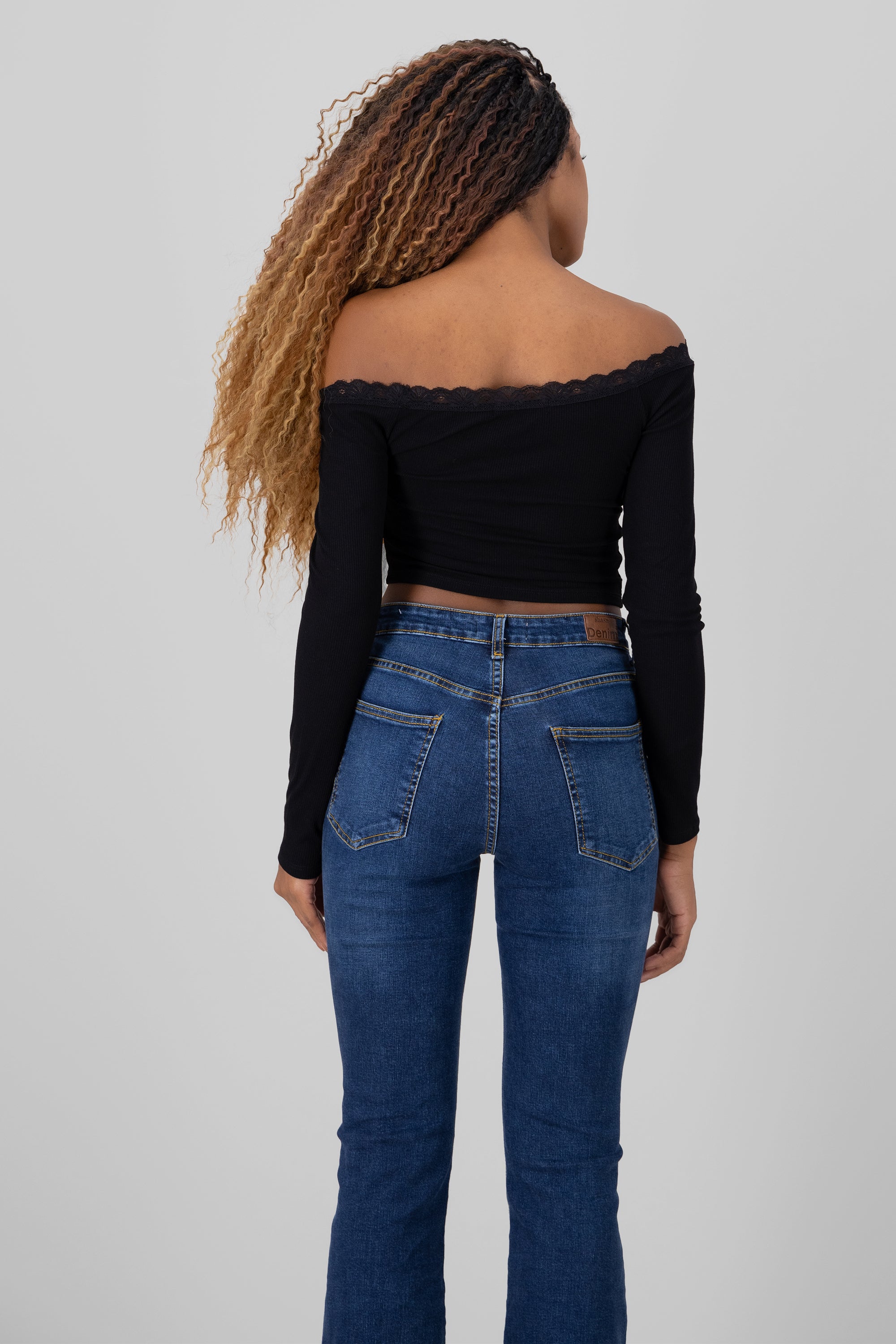 Top off shoulder detalle encaje NEGRO