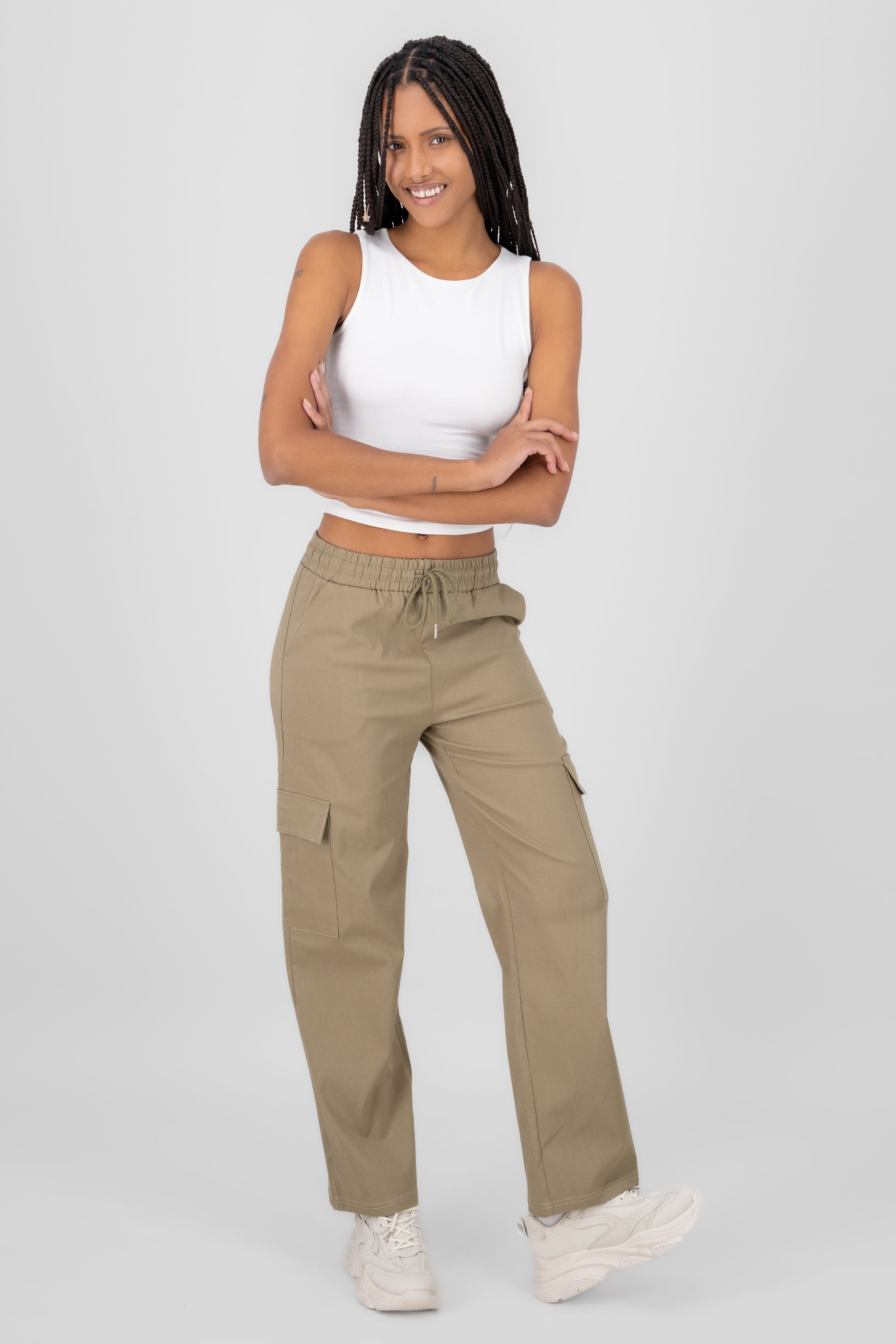 Pantalon cargo pierna amplia OLIVO