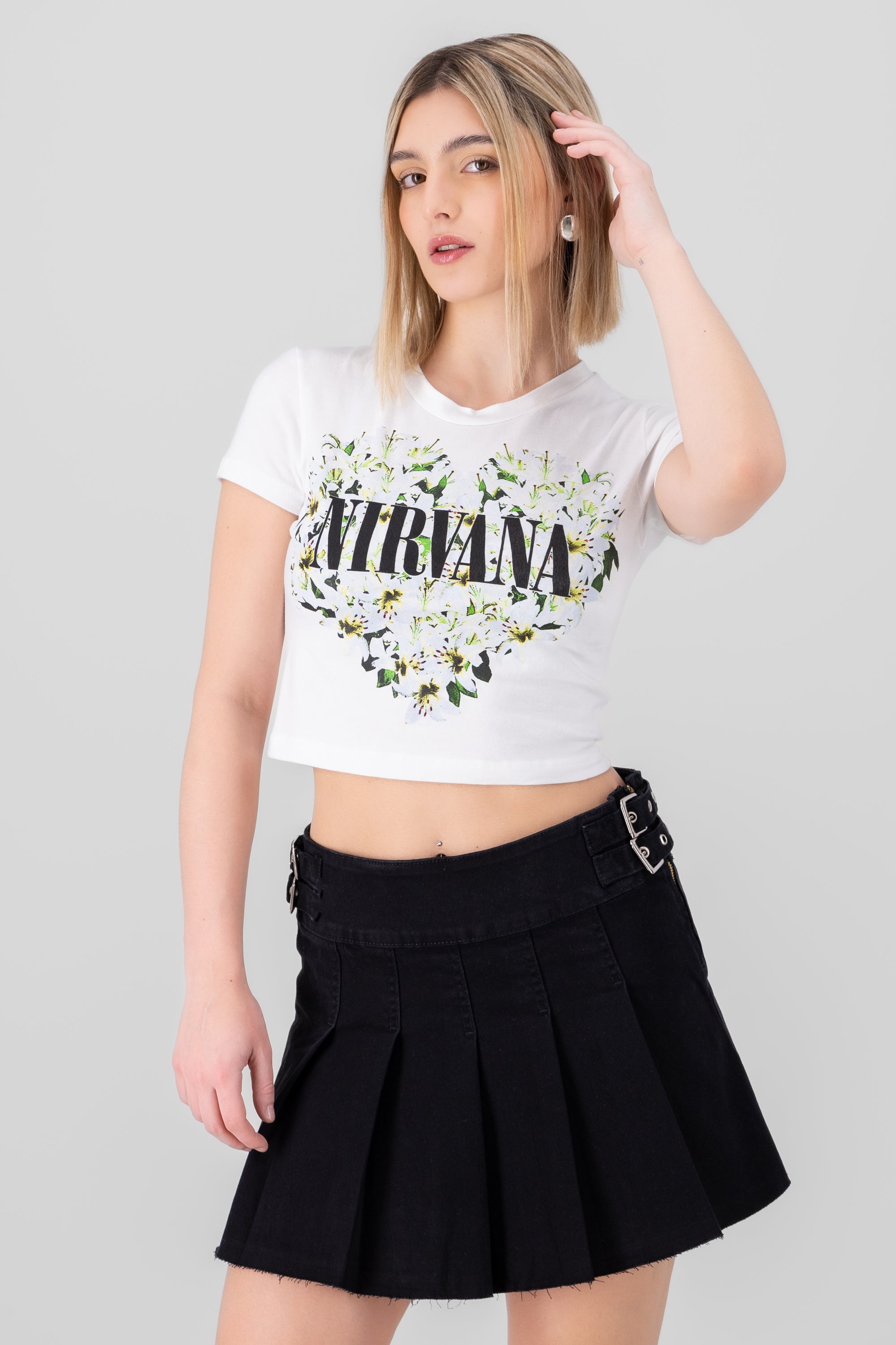 Crop manga corta nirvana flores BLANCO