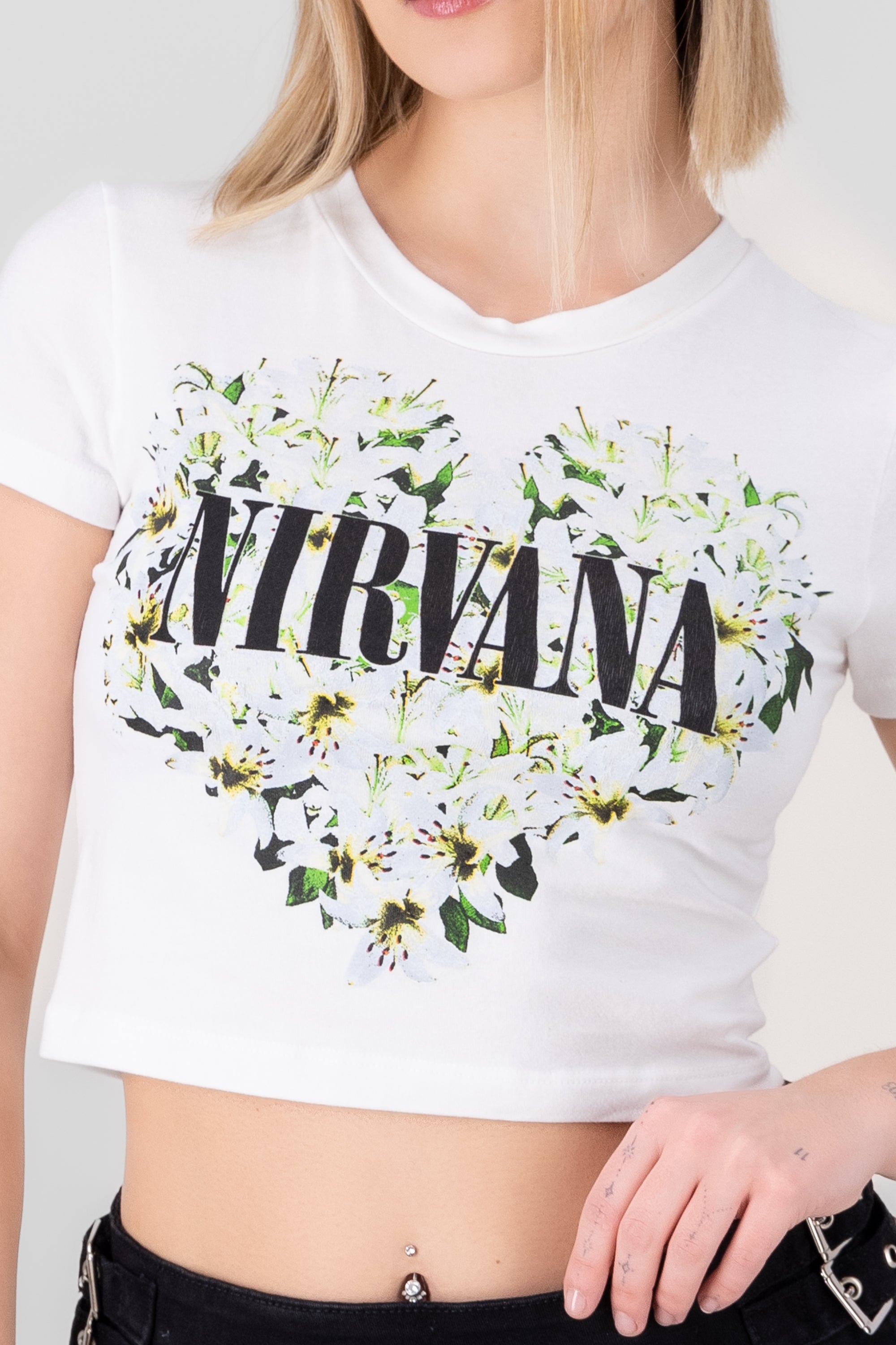 Crop manga corta nirvana flores BLANCO
