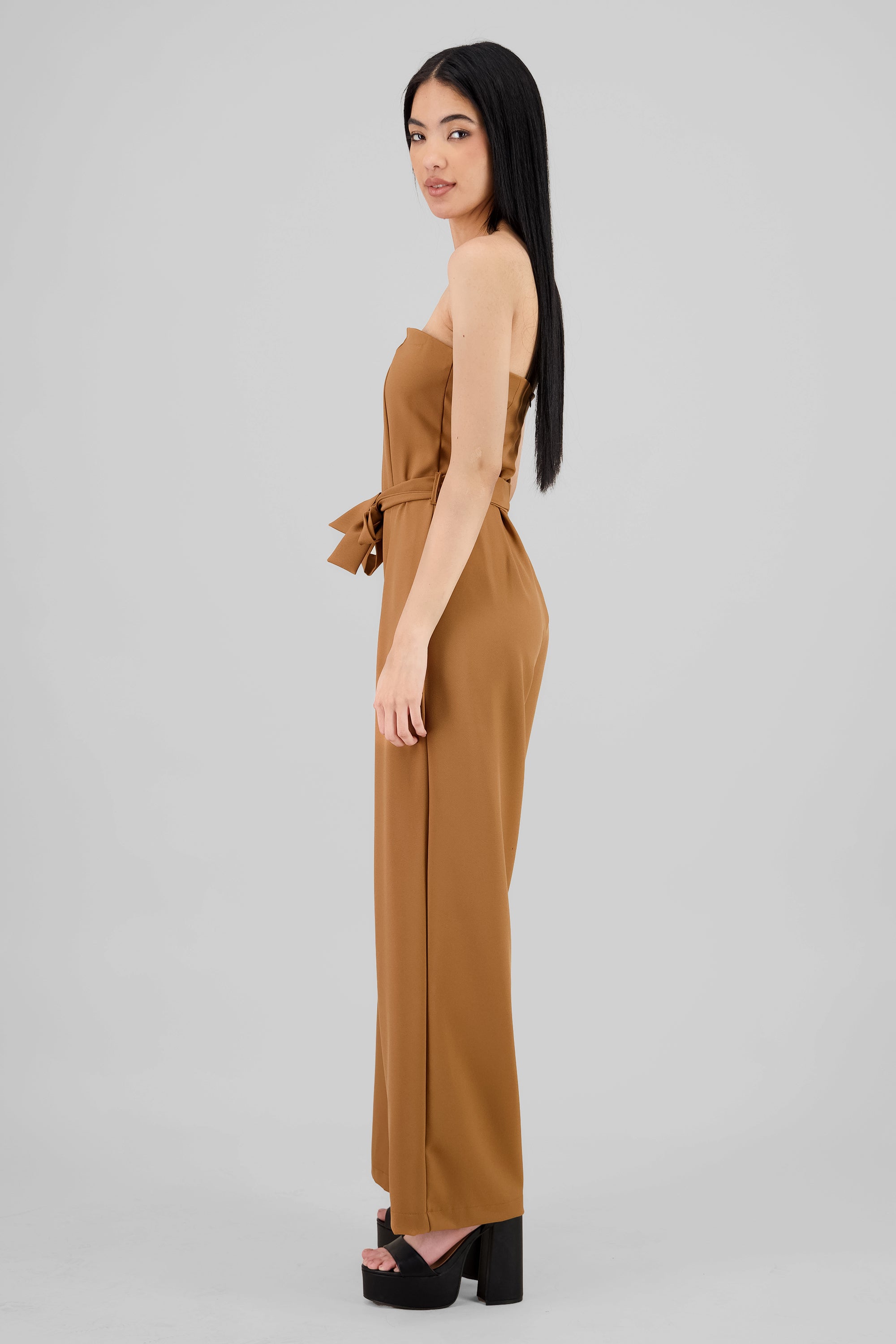 Jumpsuit strapless sastreado CAMELLO