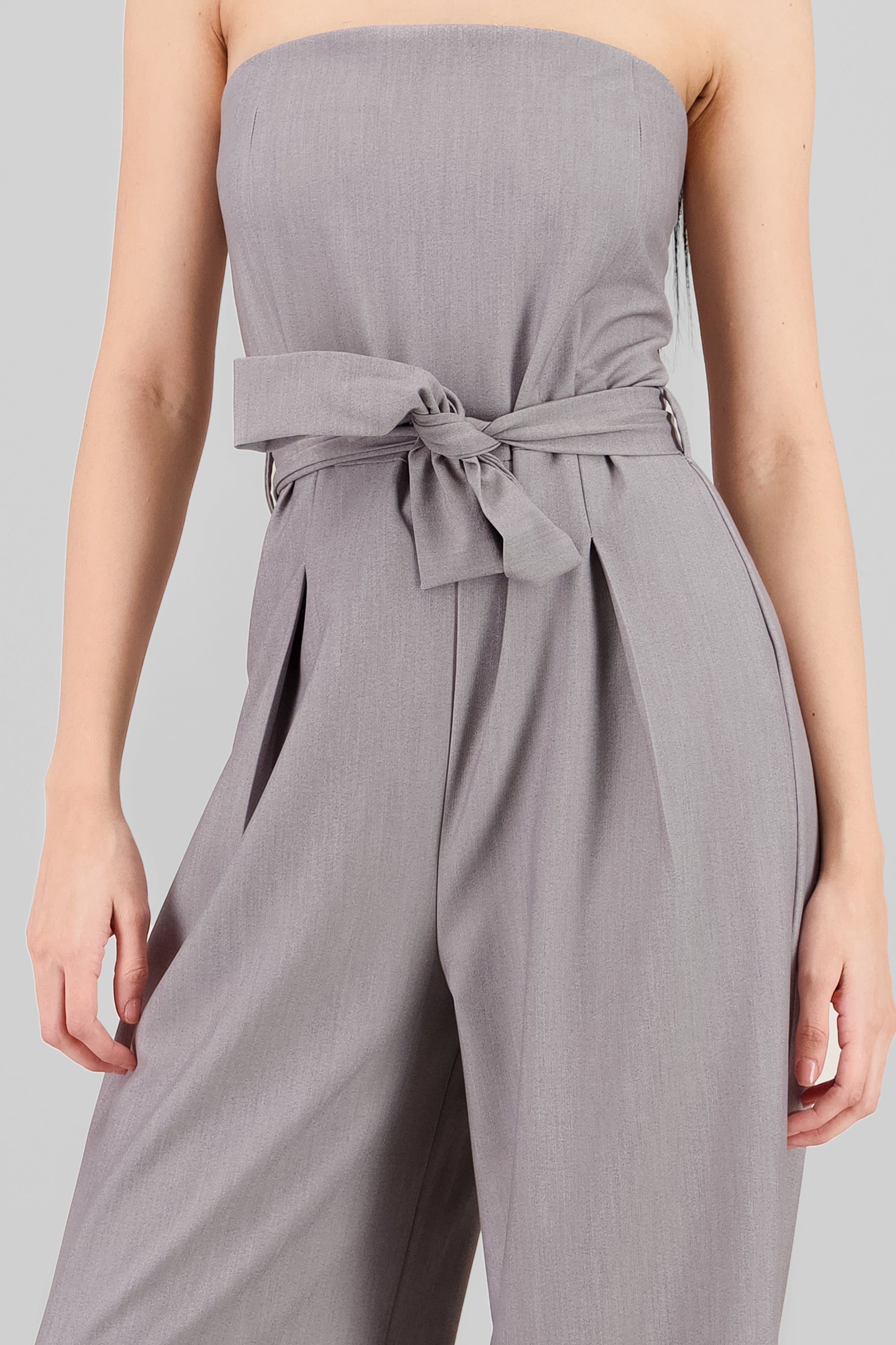 Jumpsuit strapless sastreado GRIS CLARO