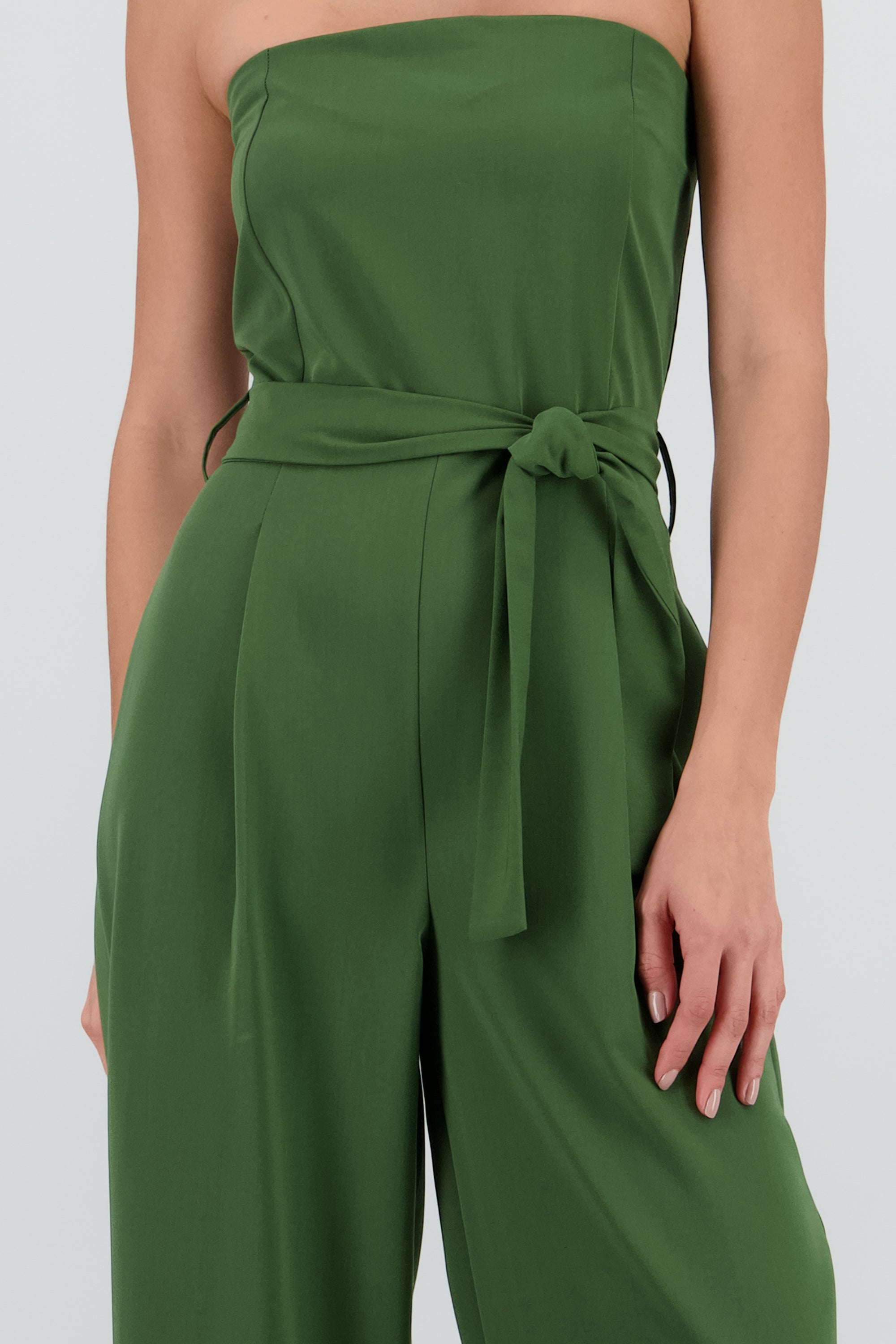 Jumpsuit strapless sastreado VERDE