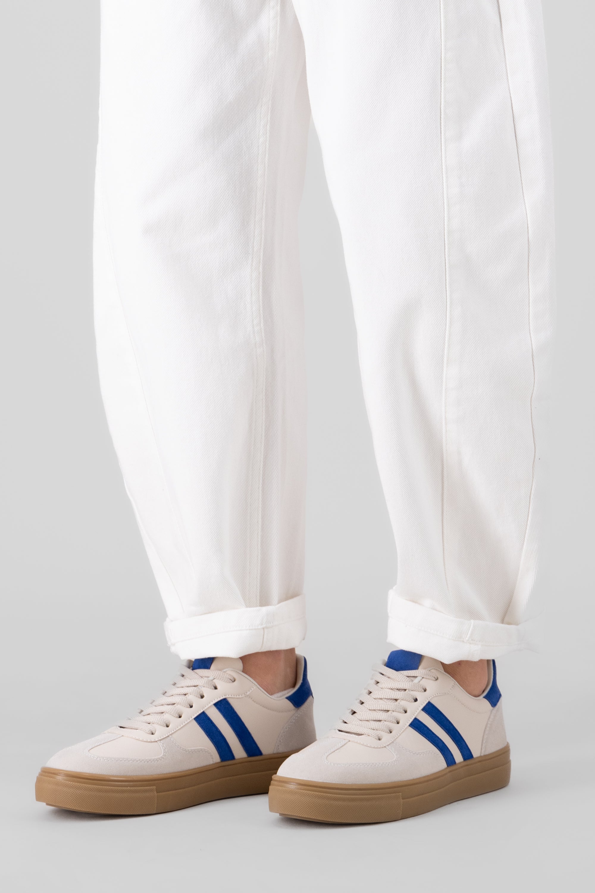 TENIS DOS LINEAS SUELA ALTA AZUL