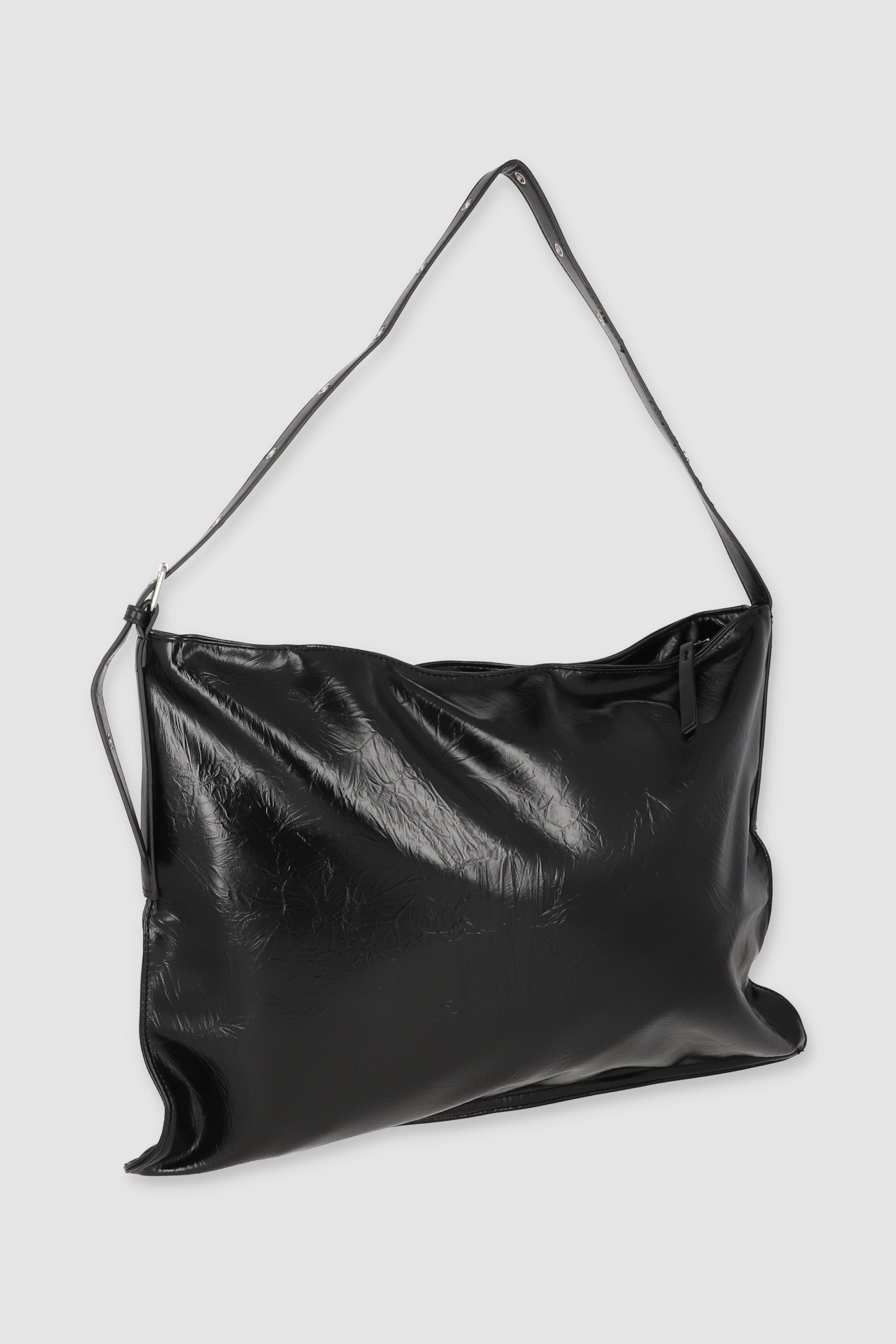 Bolsa tote grande efecto piel glossy NEGRO