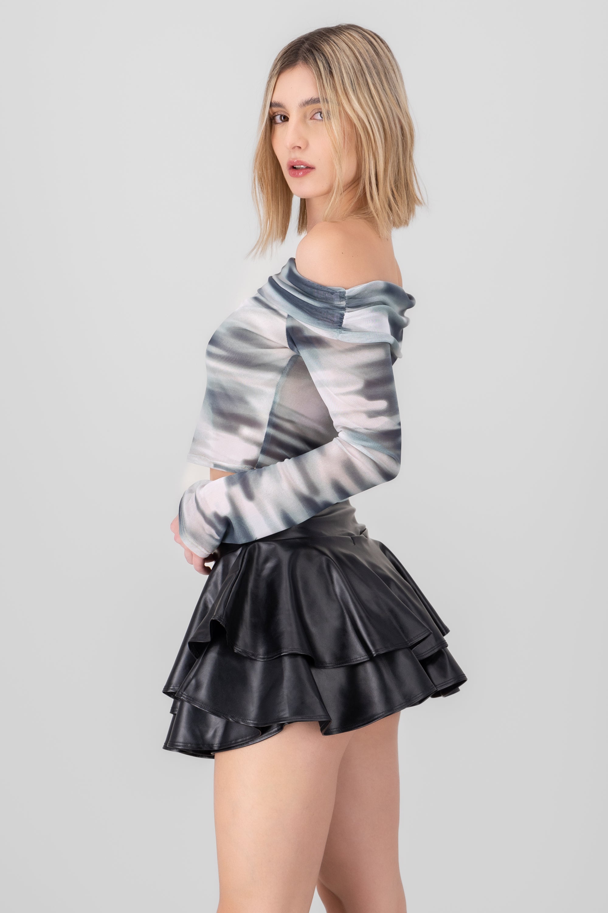 Top mesh off shoulder manga larga GRIS COMBO