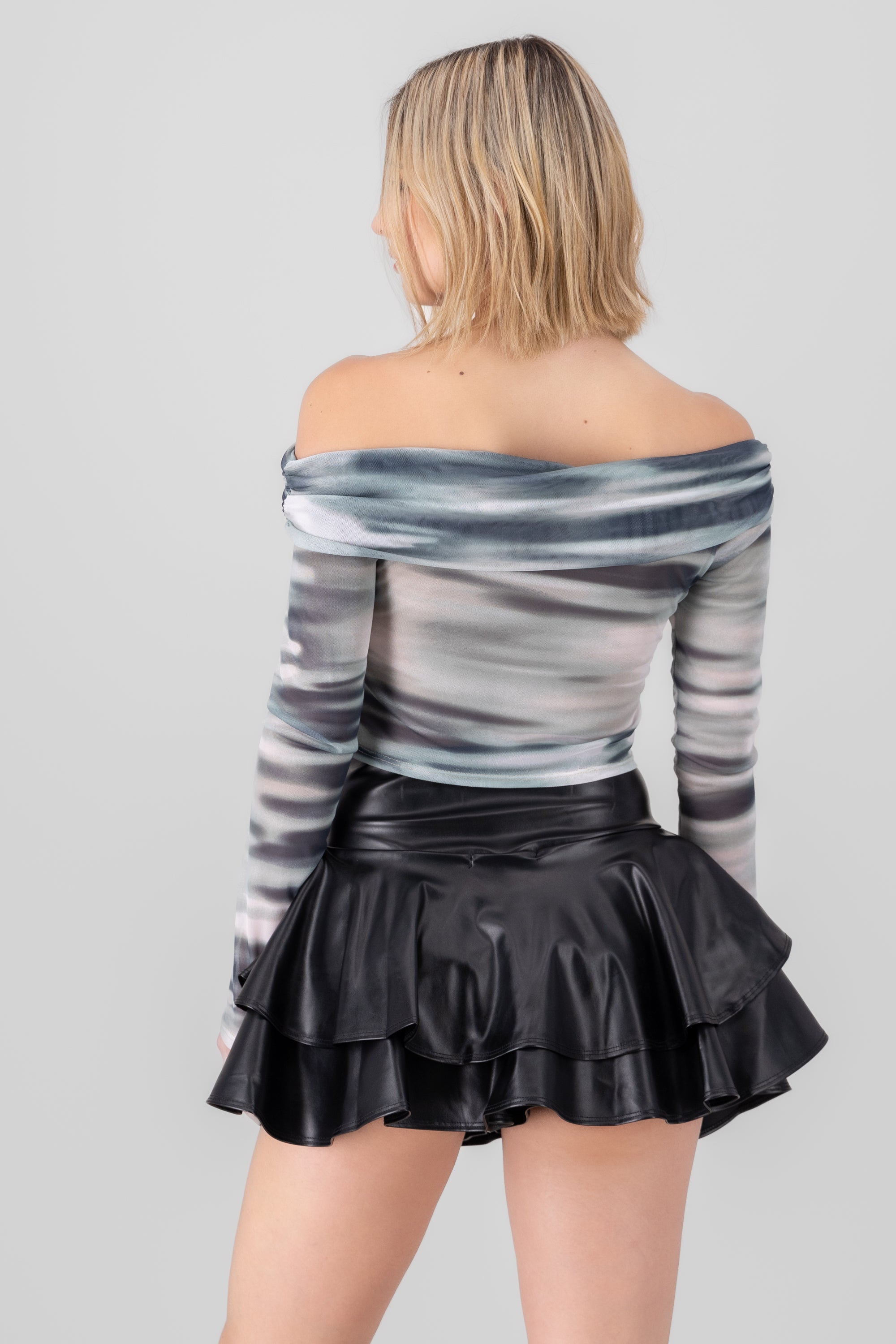 Top mesh off shoulder manga larga GRIS COMBO