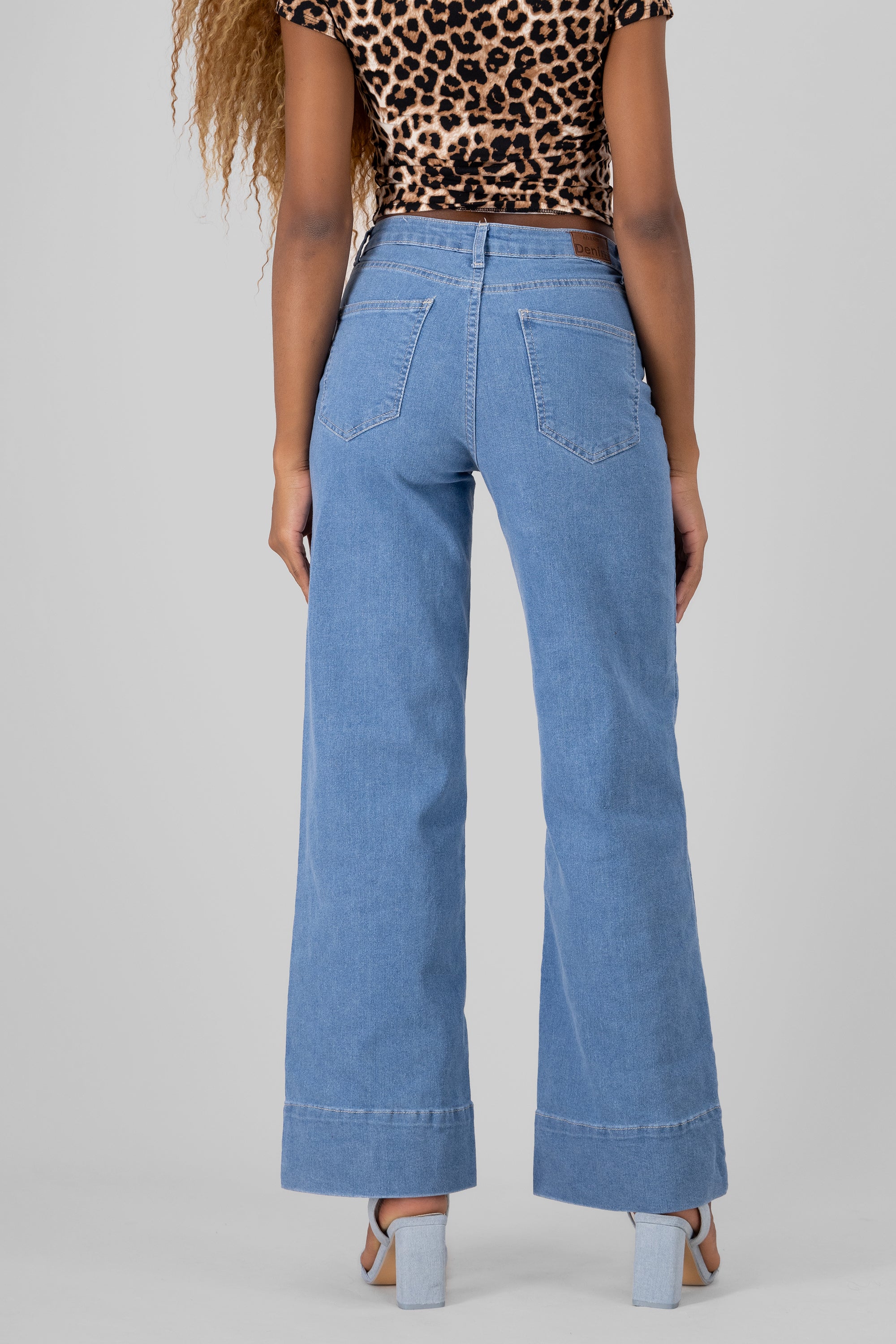 Jeans wide leg hem Light Wash