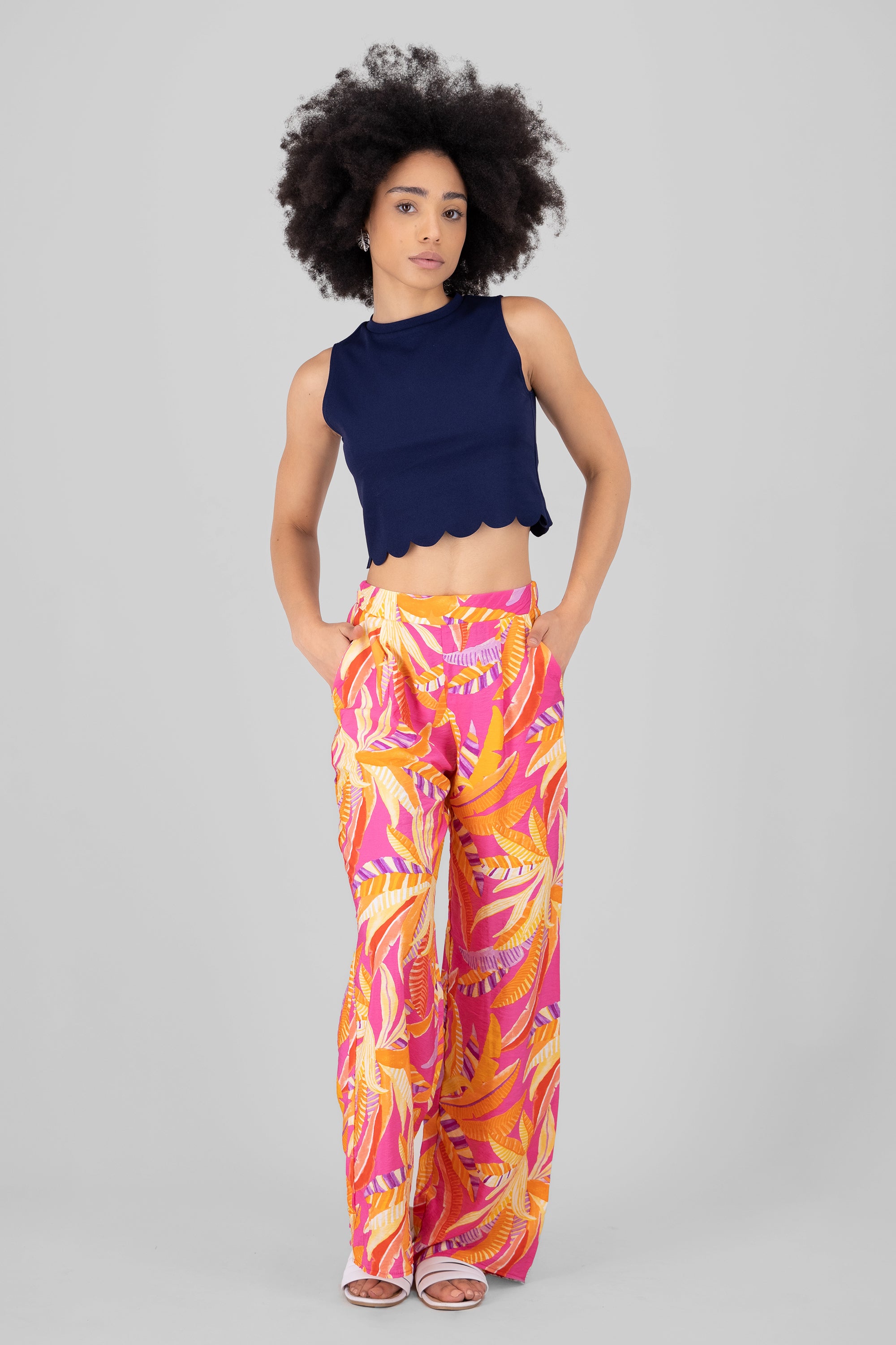 Pantalon amplio estampado tropical ROSA COMBO