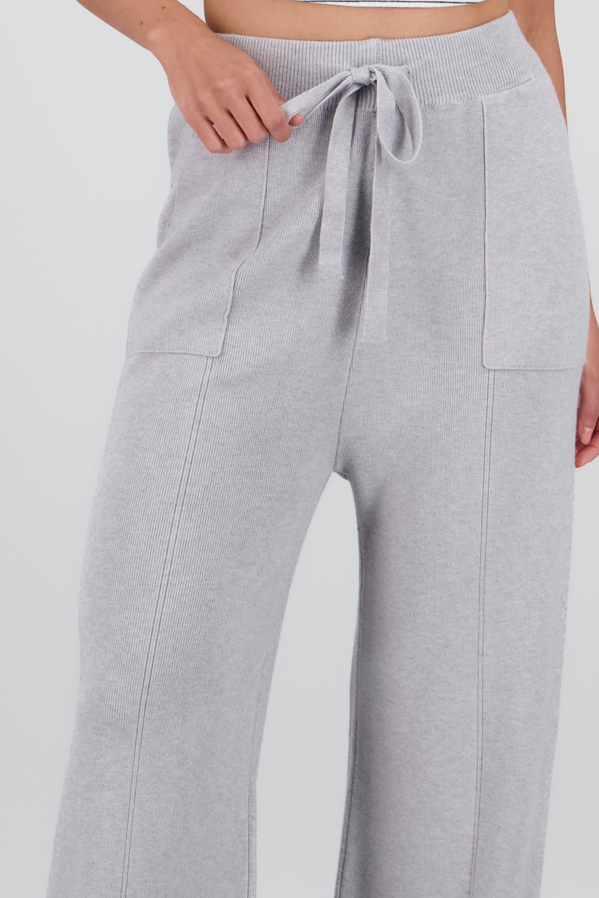 Pantalon wide leg tejido bolsas GRIS CLARO