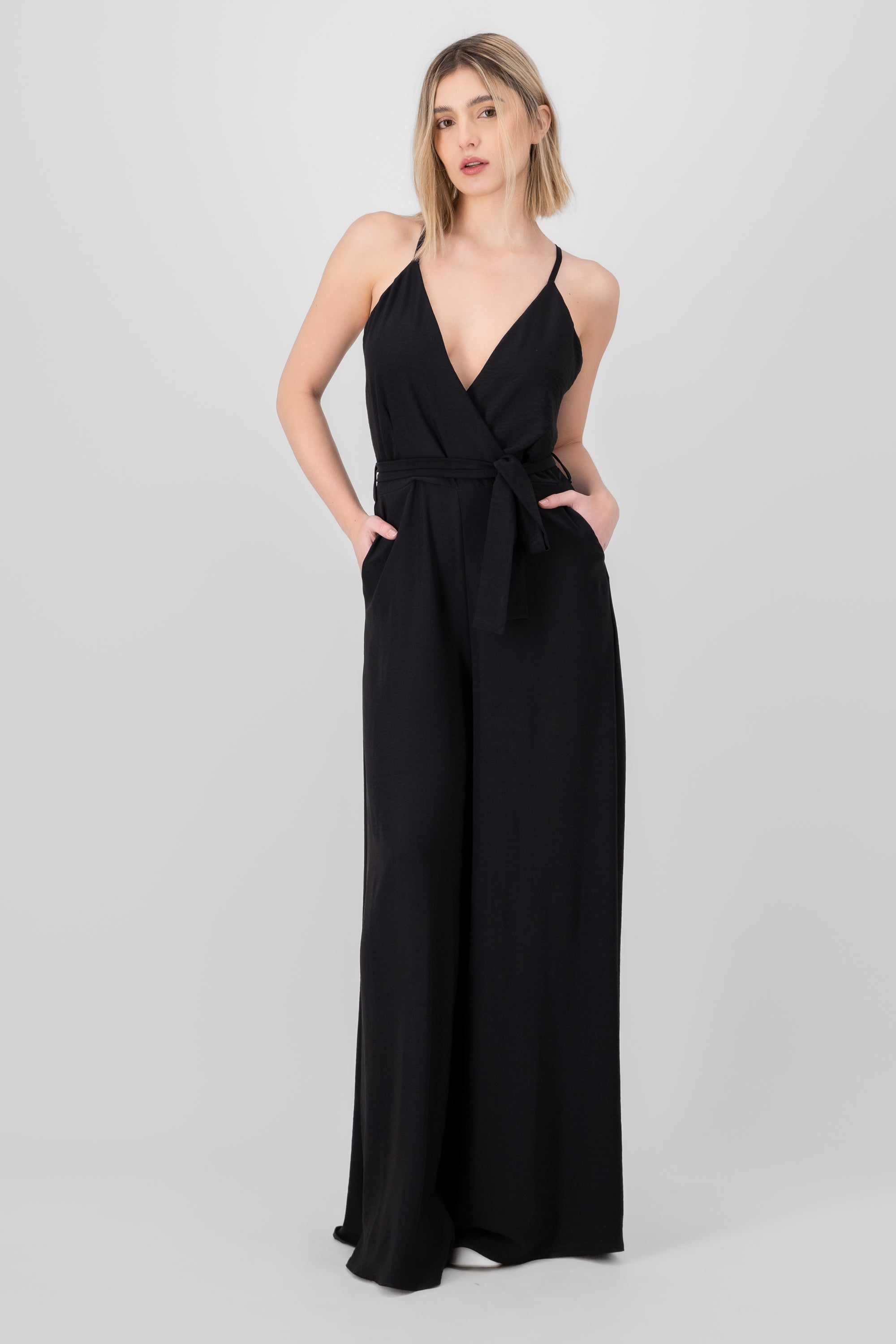 Jumpsuit escote en V con tirante delgado Hypsters NEGRO