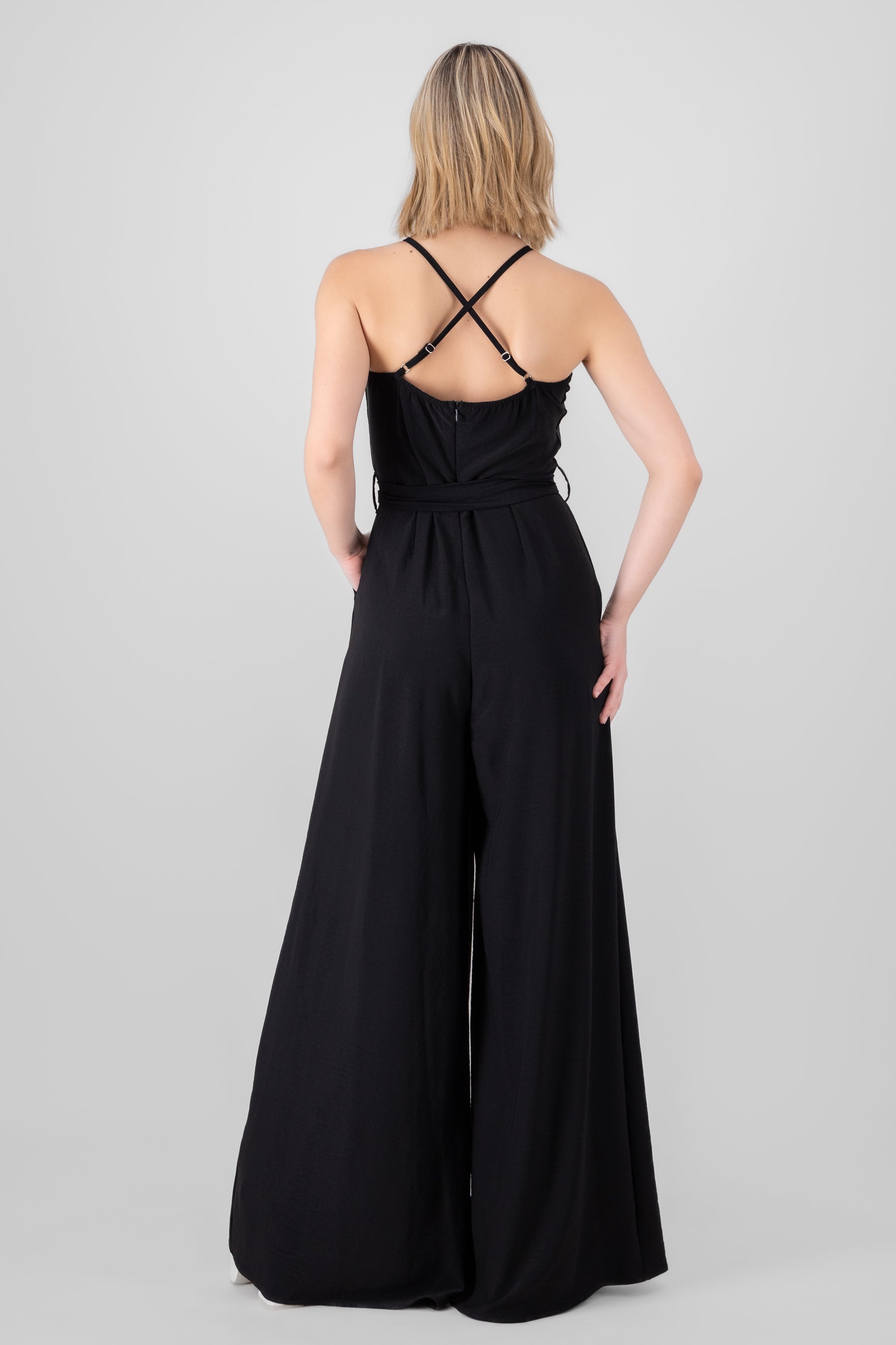 Jumpsuit escote en V con tirante delgado Hypsters NEGRO