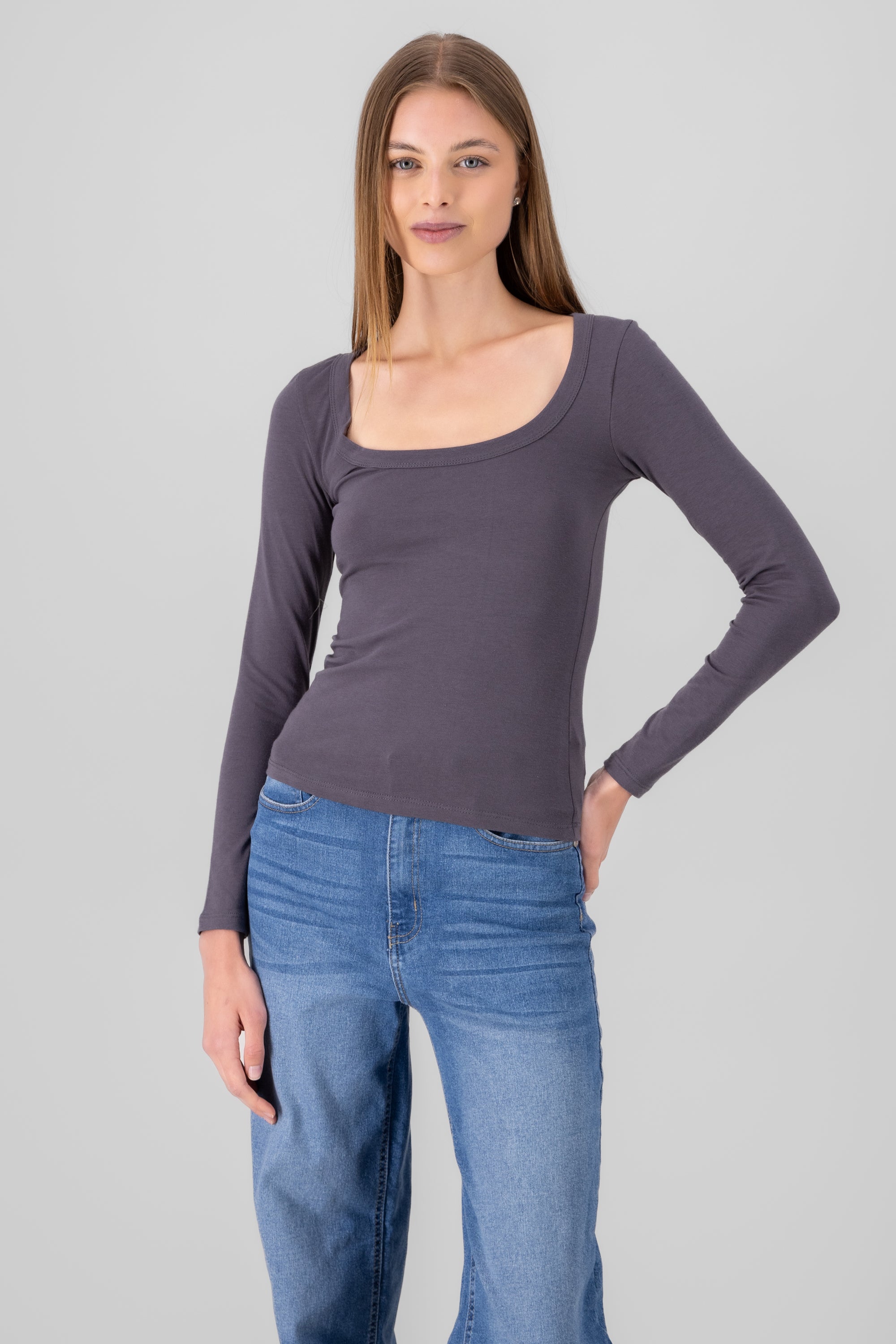 Top liso escote amplio GRIS