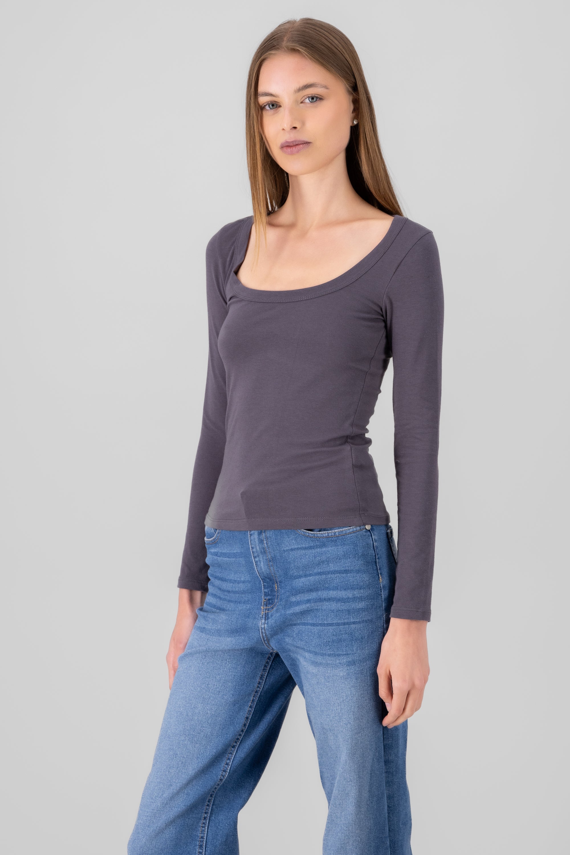 Top liso escote amplio GRIS