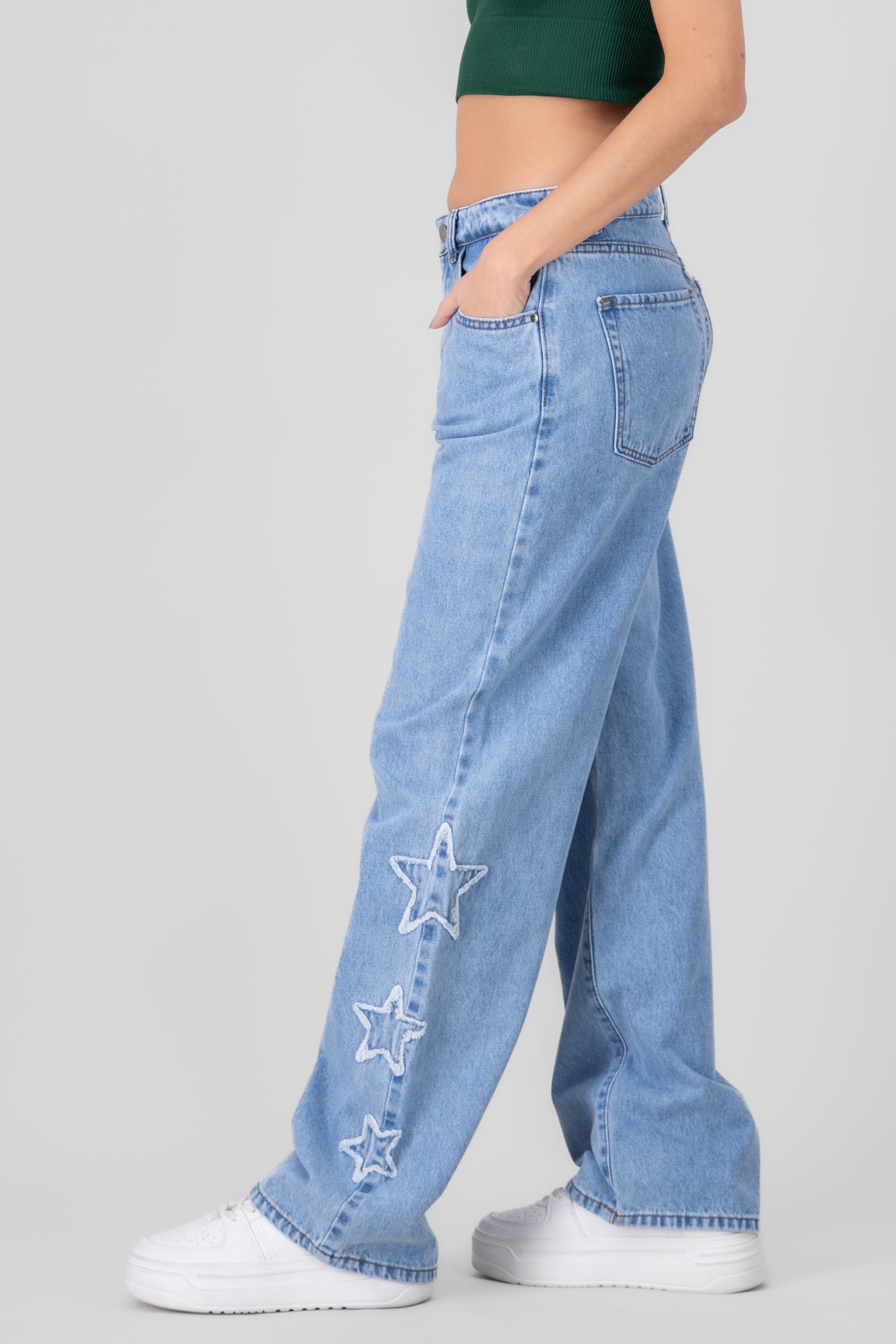 Straight jeans with asymmetric stars Light Wash