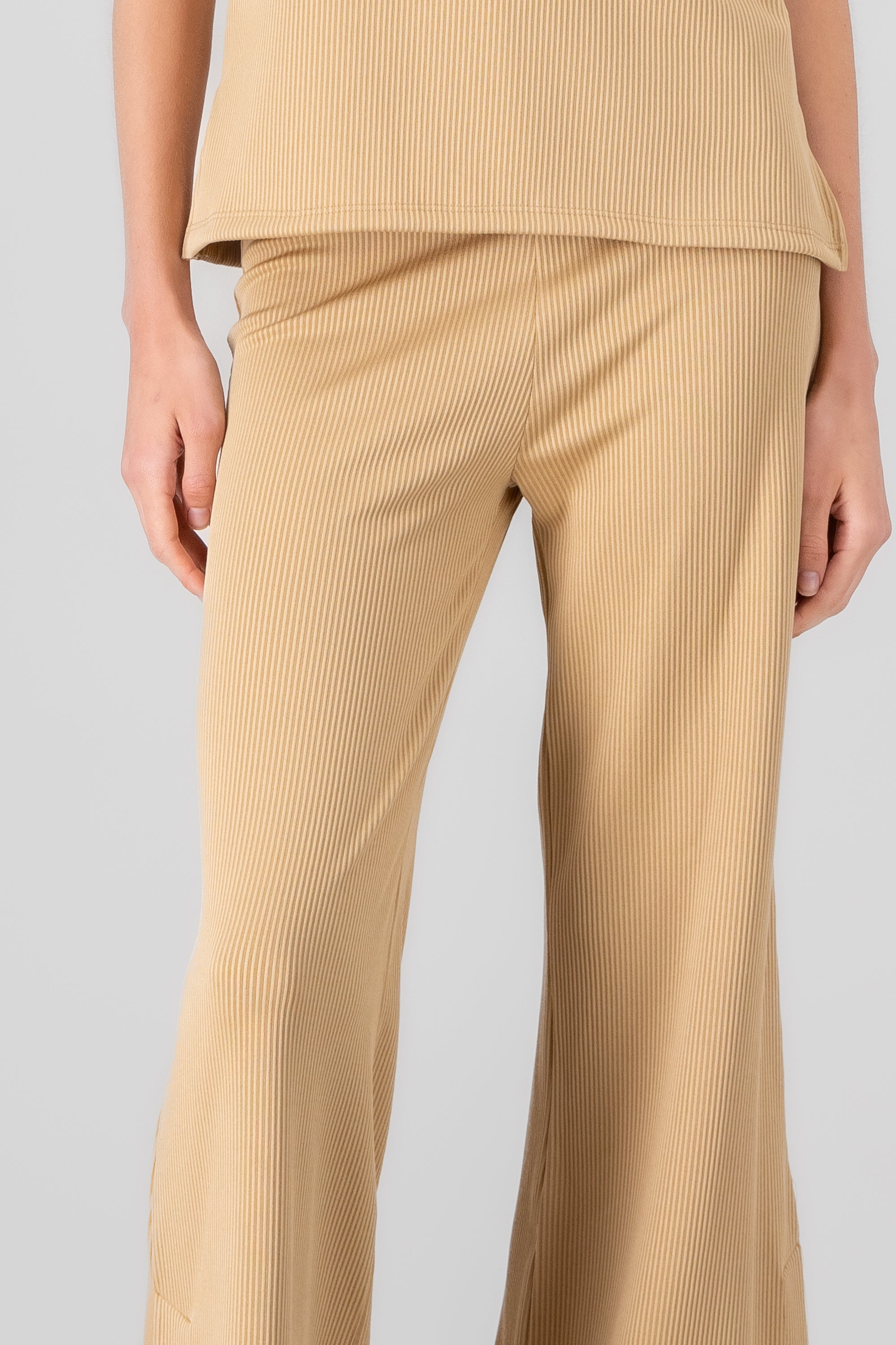Pantalon amplio rib BEIGE