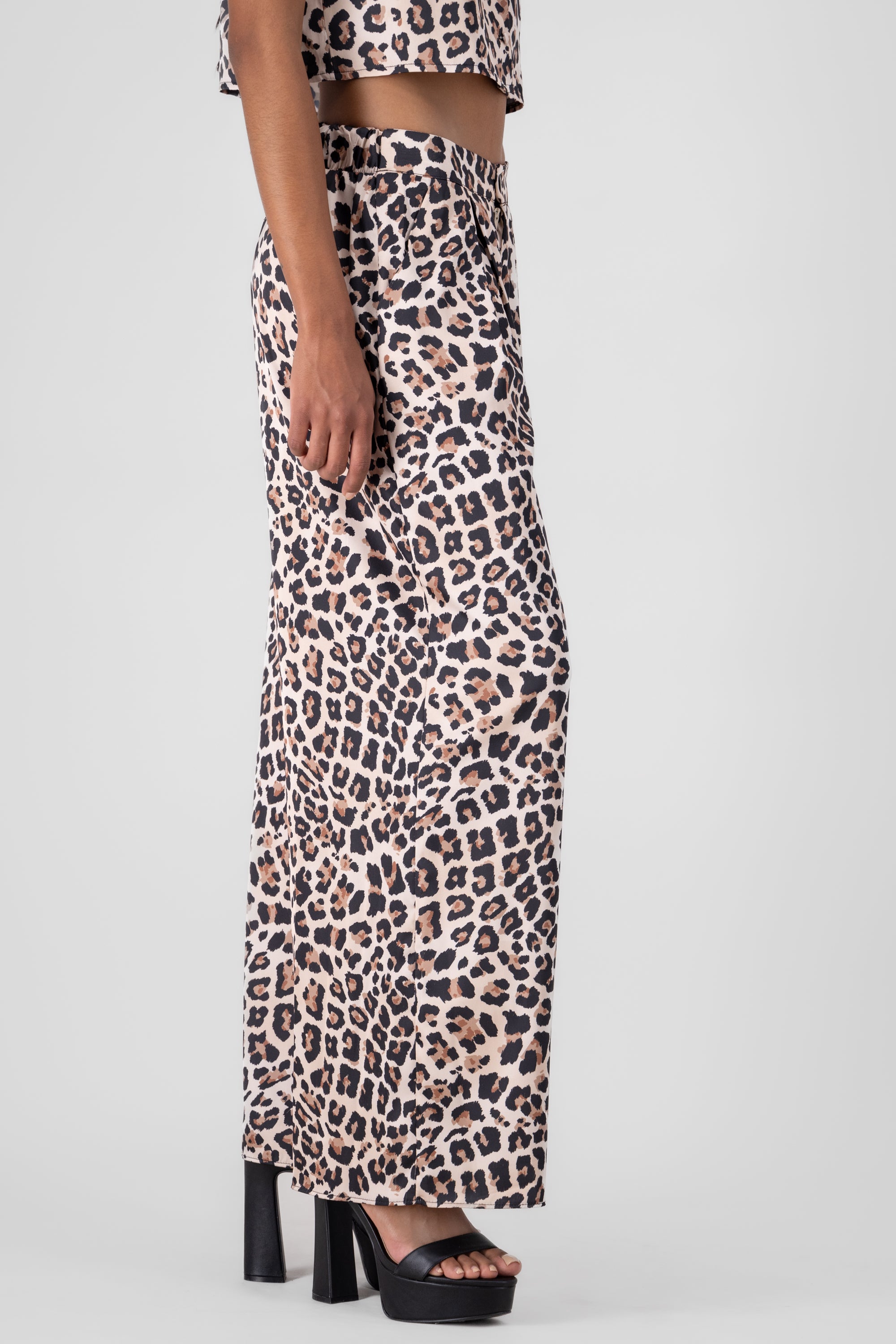 Pantalon amplio animal print CAFE COMBO