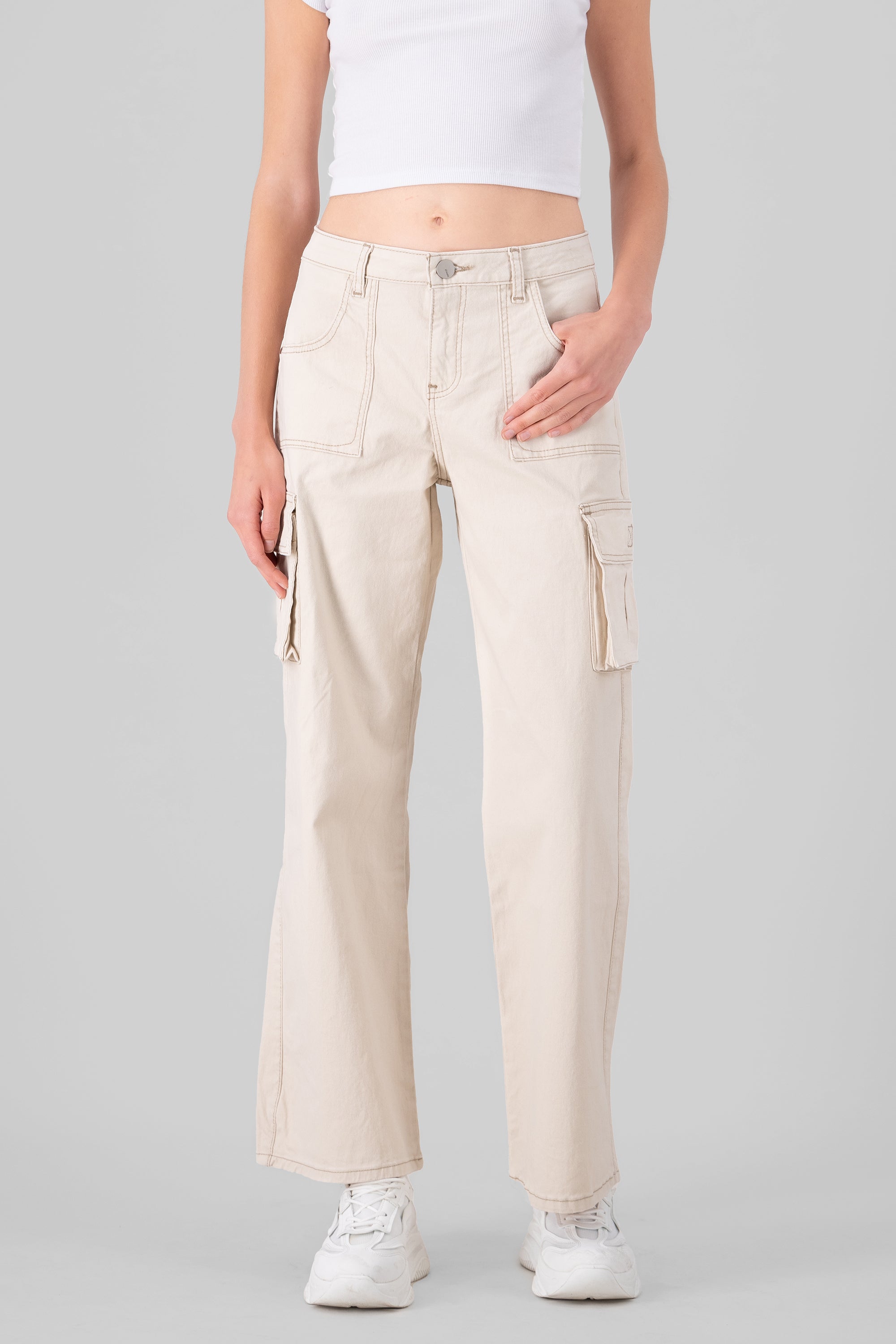 Jeans cargo wide leg lisos HUESO