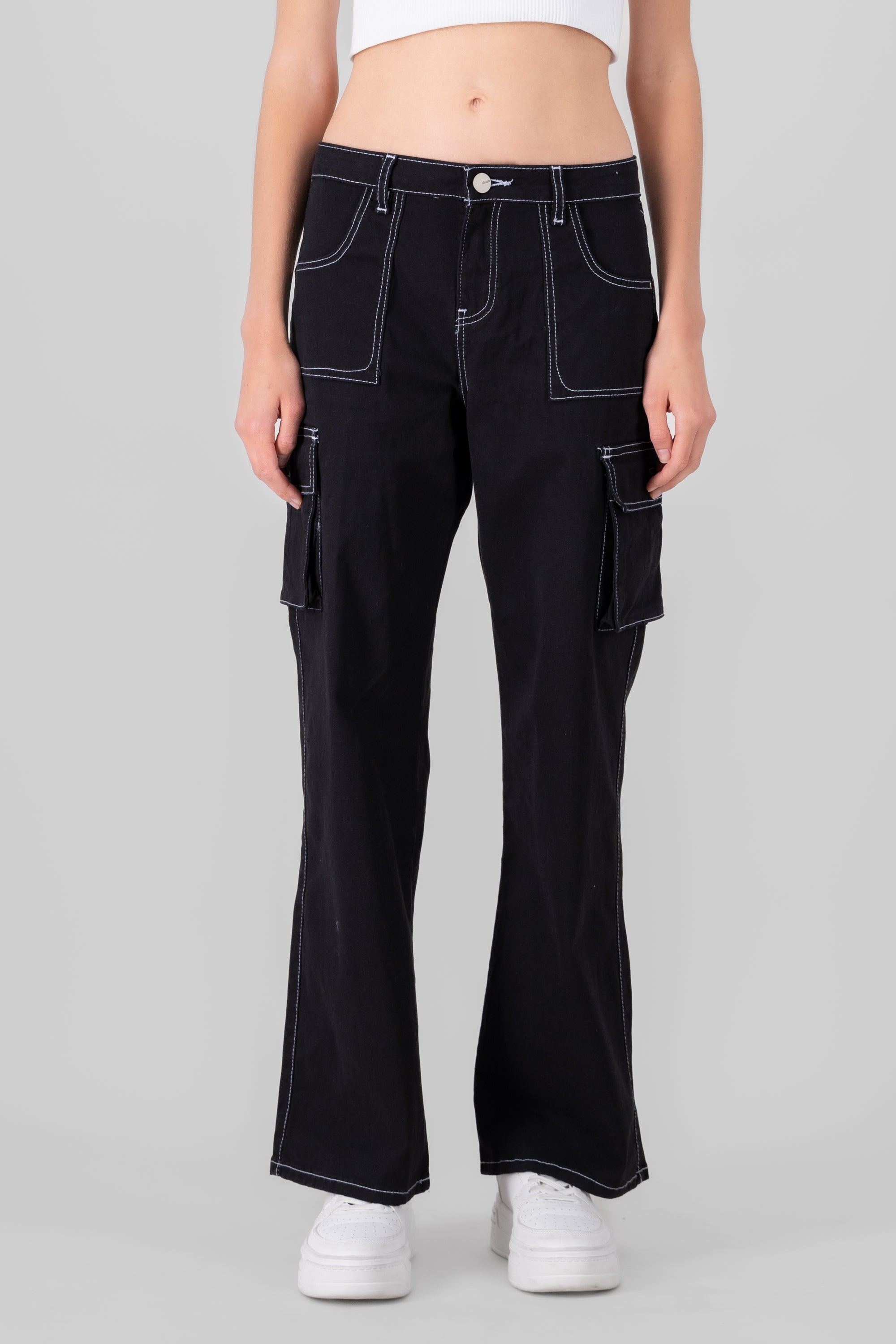 Jeans cargo wide leg lisos NEGRO