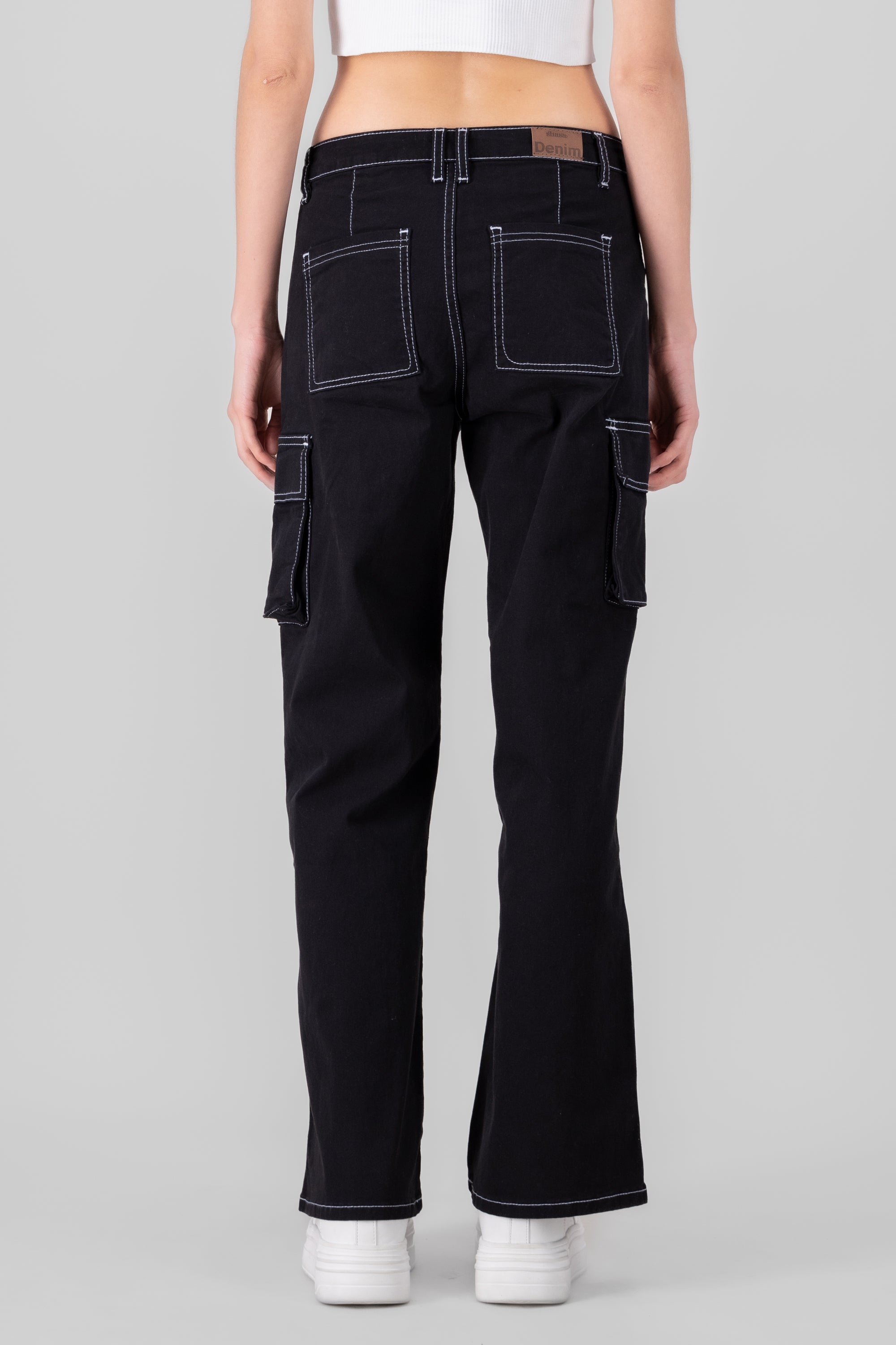 Jeans cargo wide leg lisos NEGRO