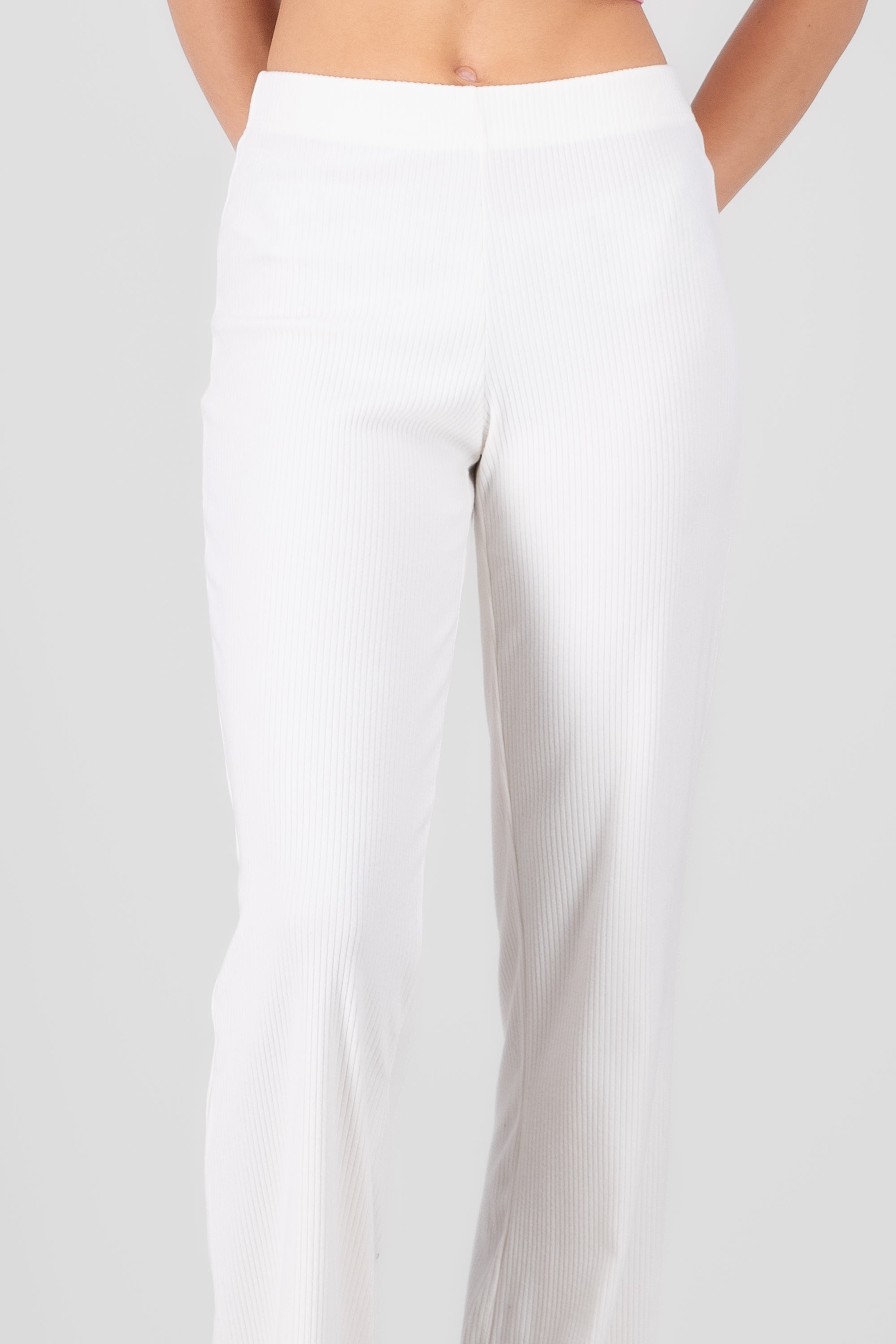 Pantalones lisos rib suave BLANCO