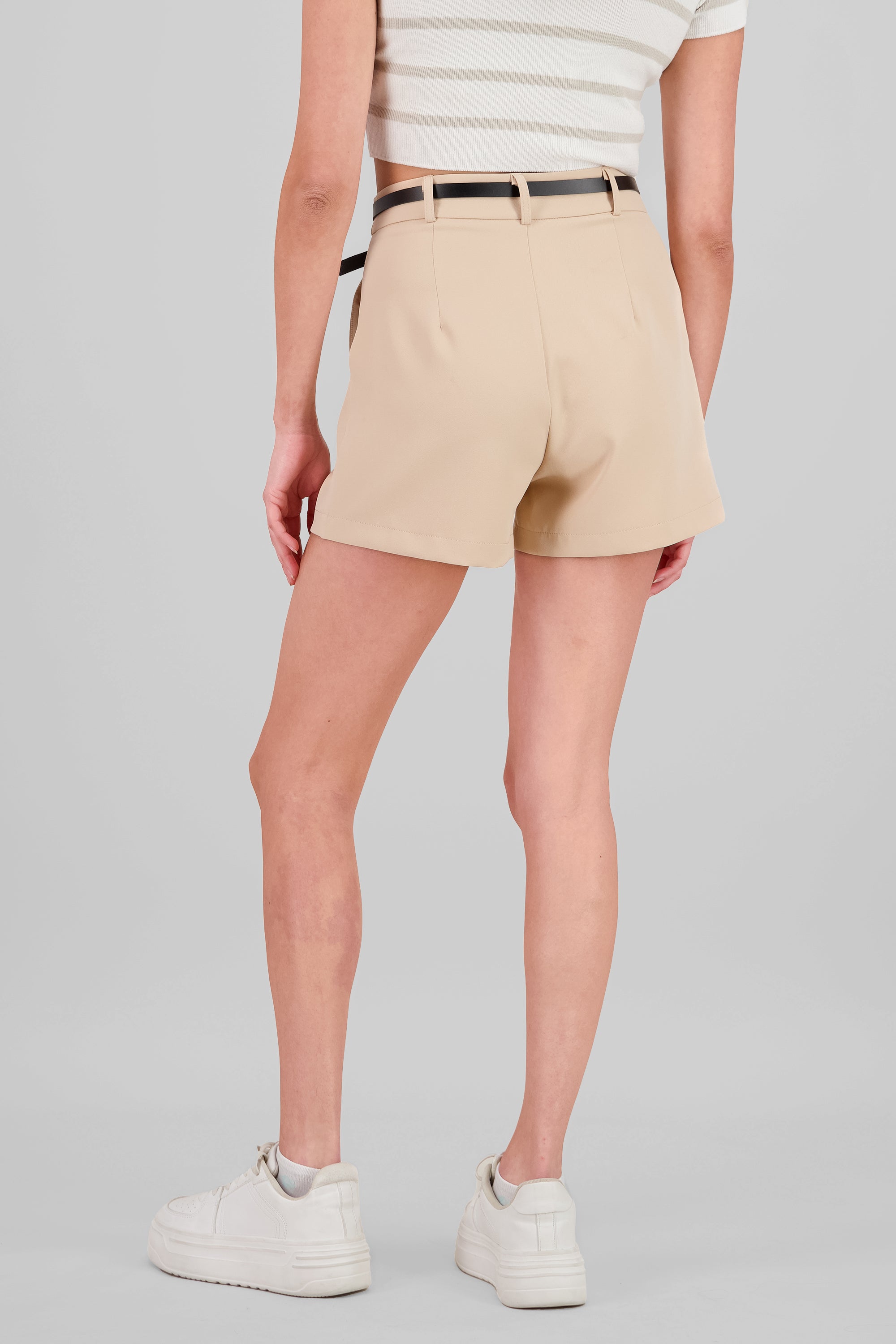 Shorts con pinza y cinturon hypsters ARENA