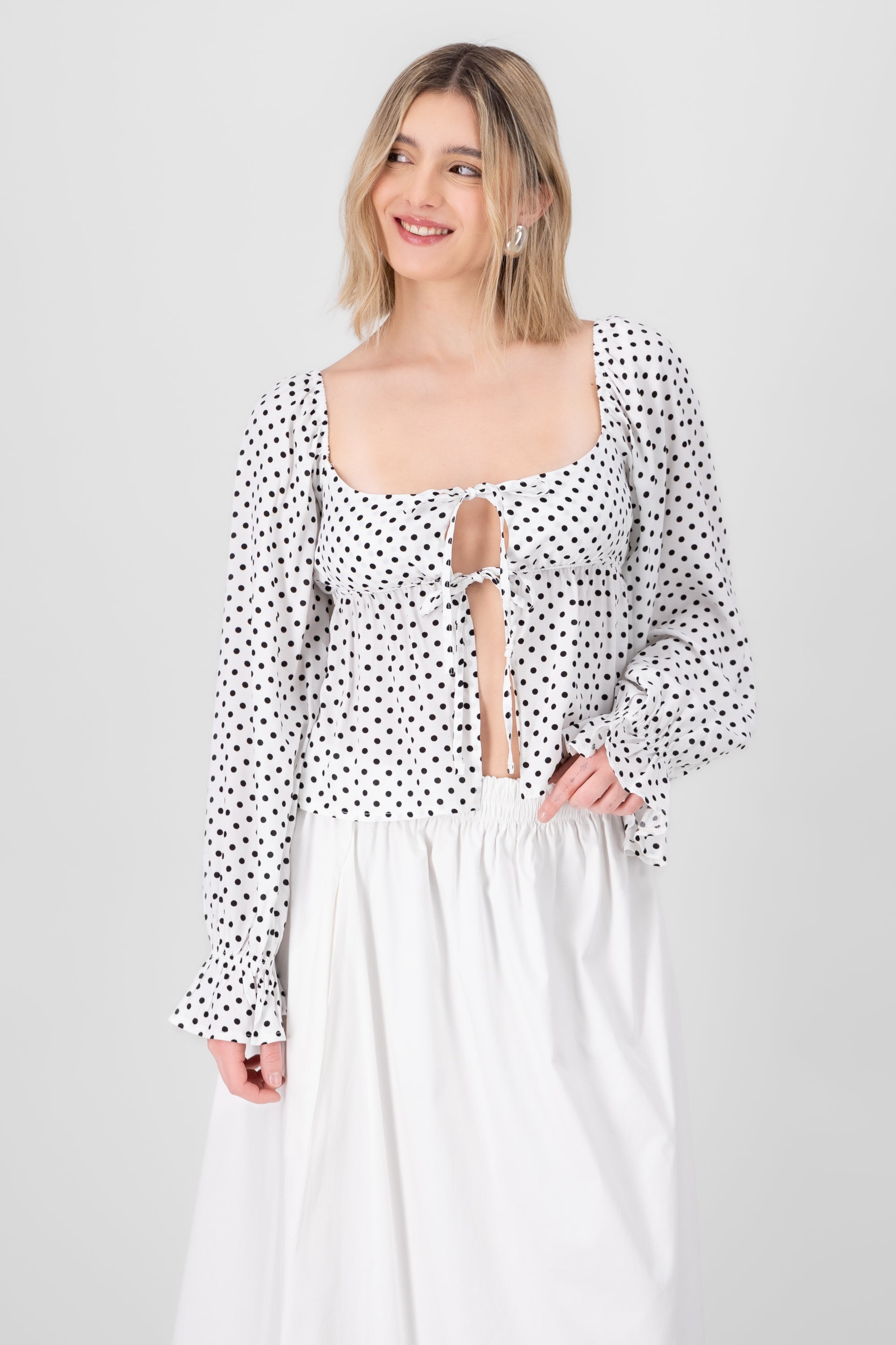 Blusa manga larga Polka Dots con moños Hypsters BLANCO COMBO