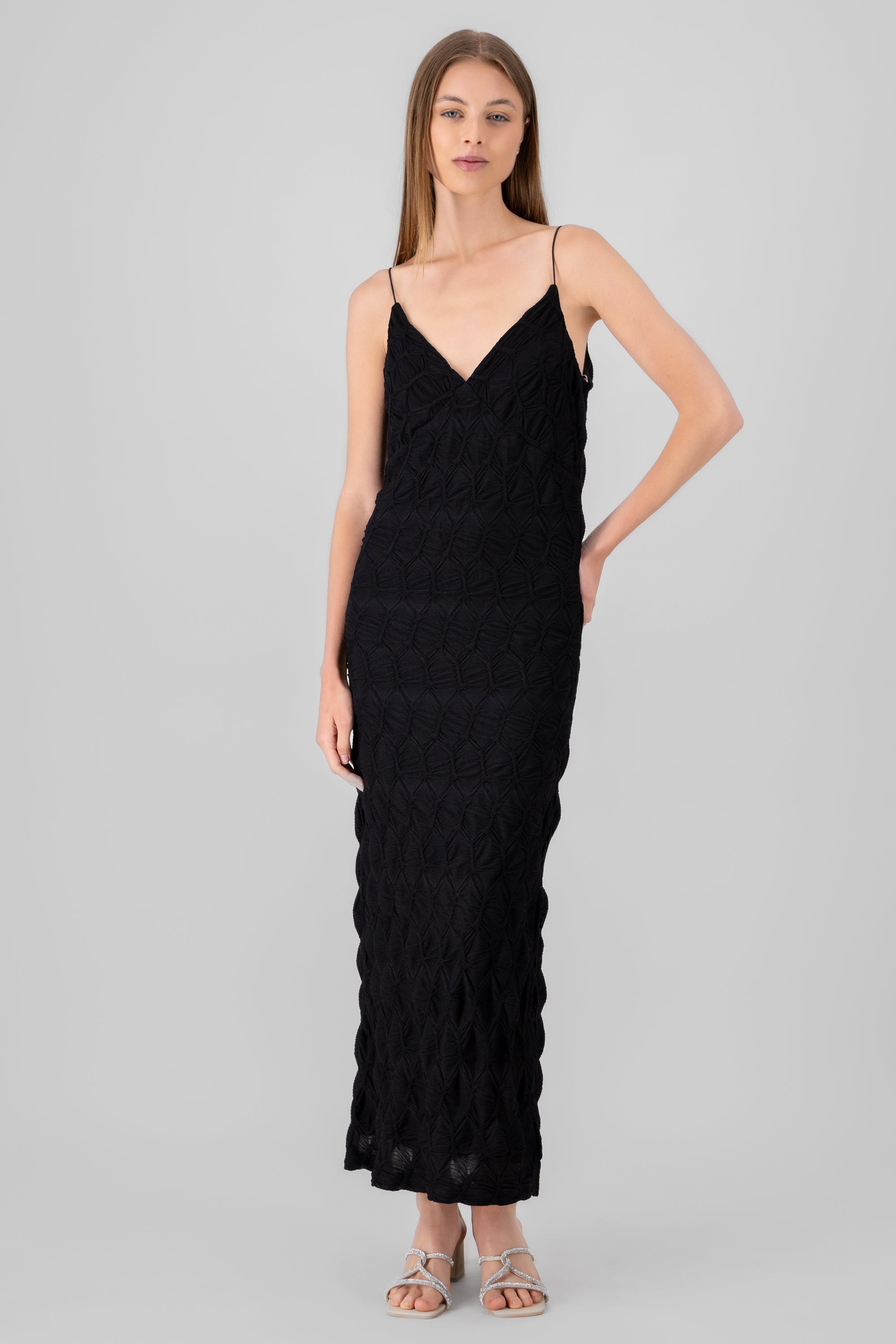 Vestido maxi detalle textura NEGRO