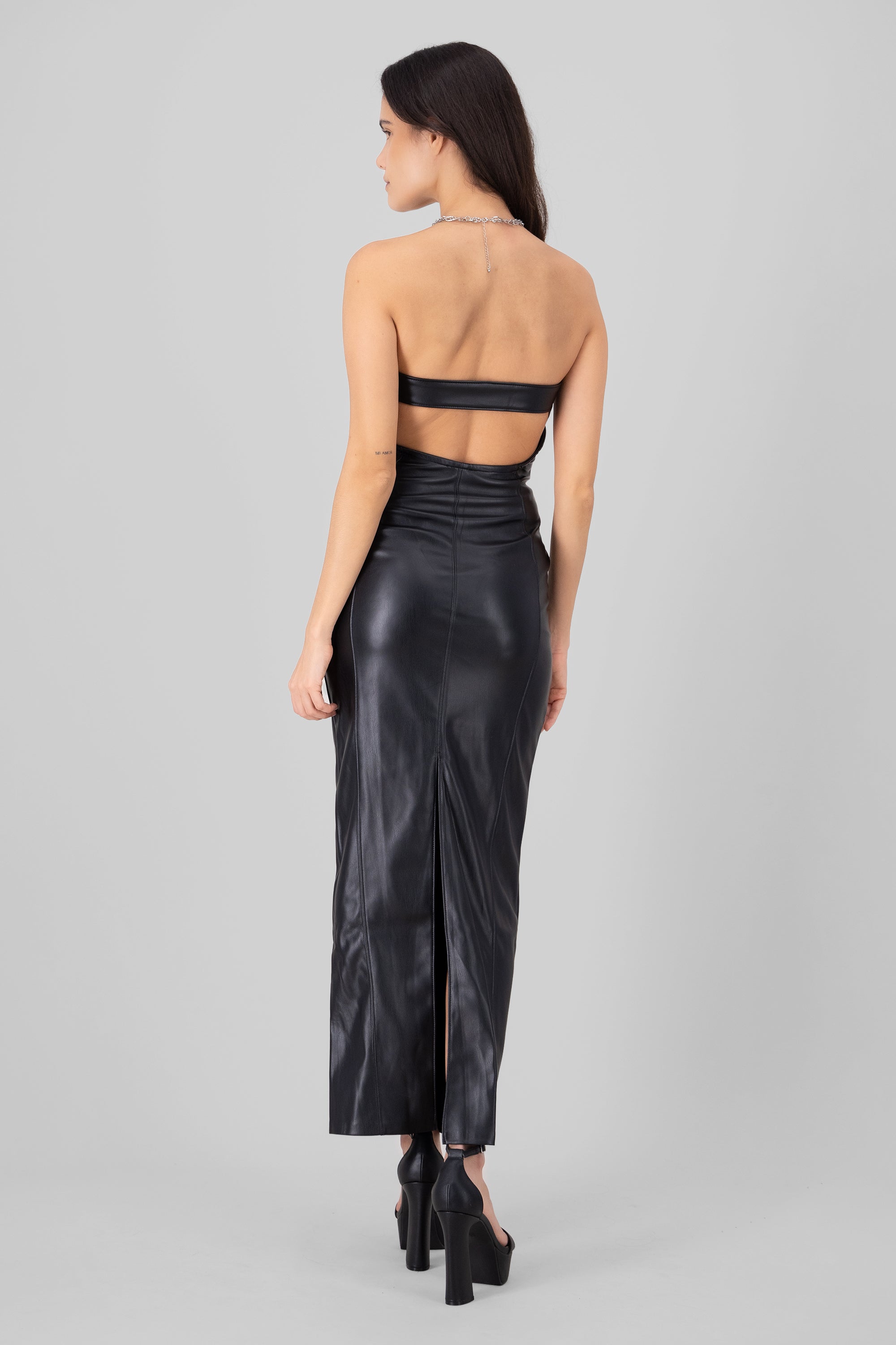 Vestido maxi strapless PU liso NEGRO