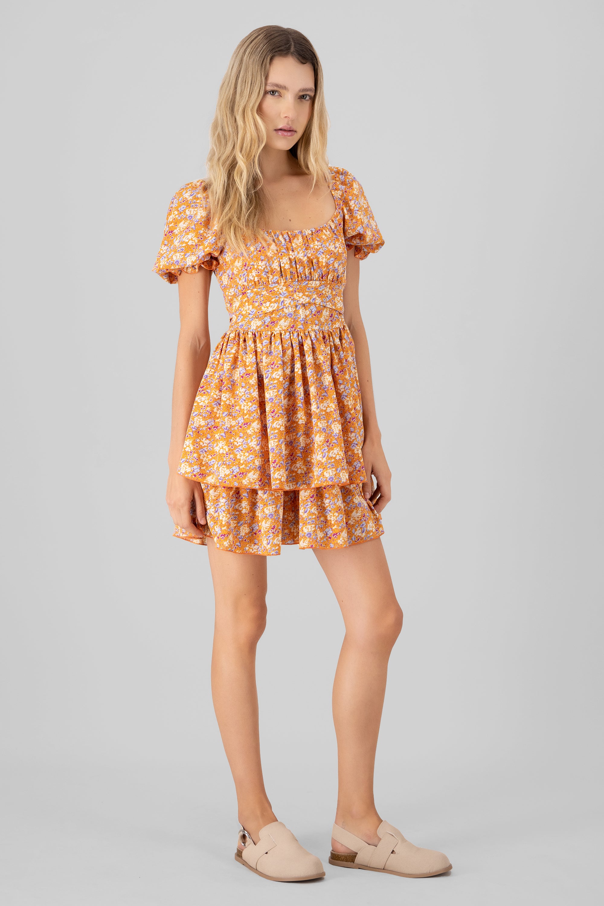 Vestido mini flores detalle olanes NARANJA COMBO